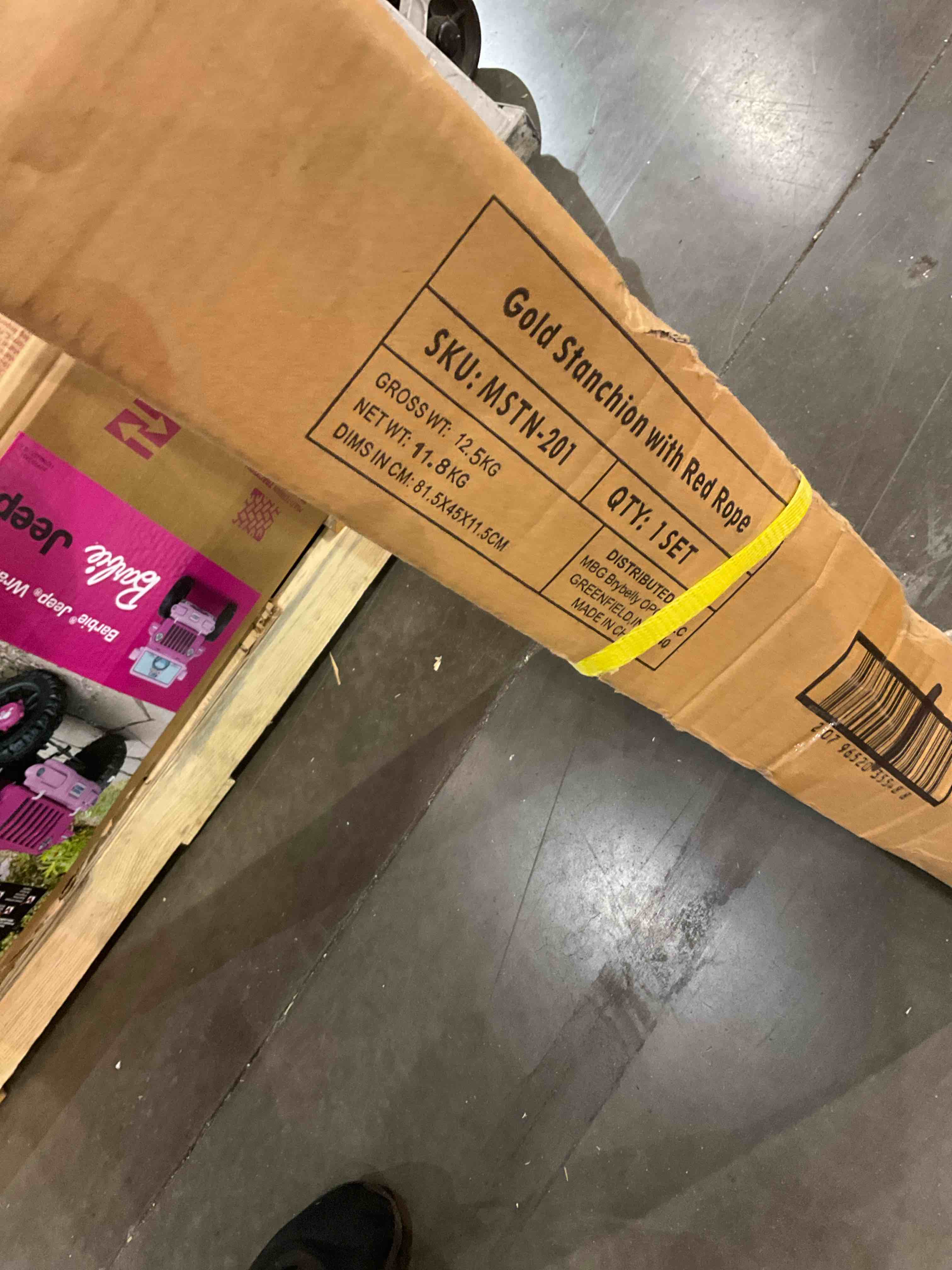 https://s3.amazonaws.com/lotting-images-prod/bidfta/BHL00083911_1701384933422.jpeg