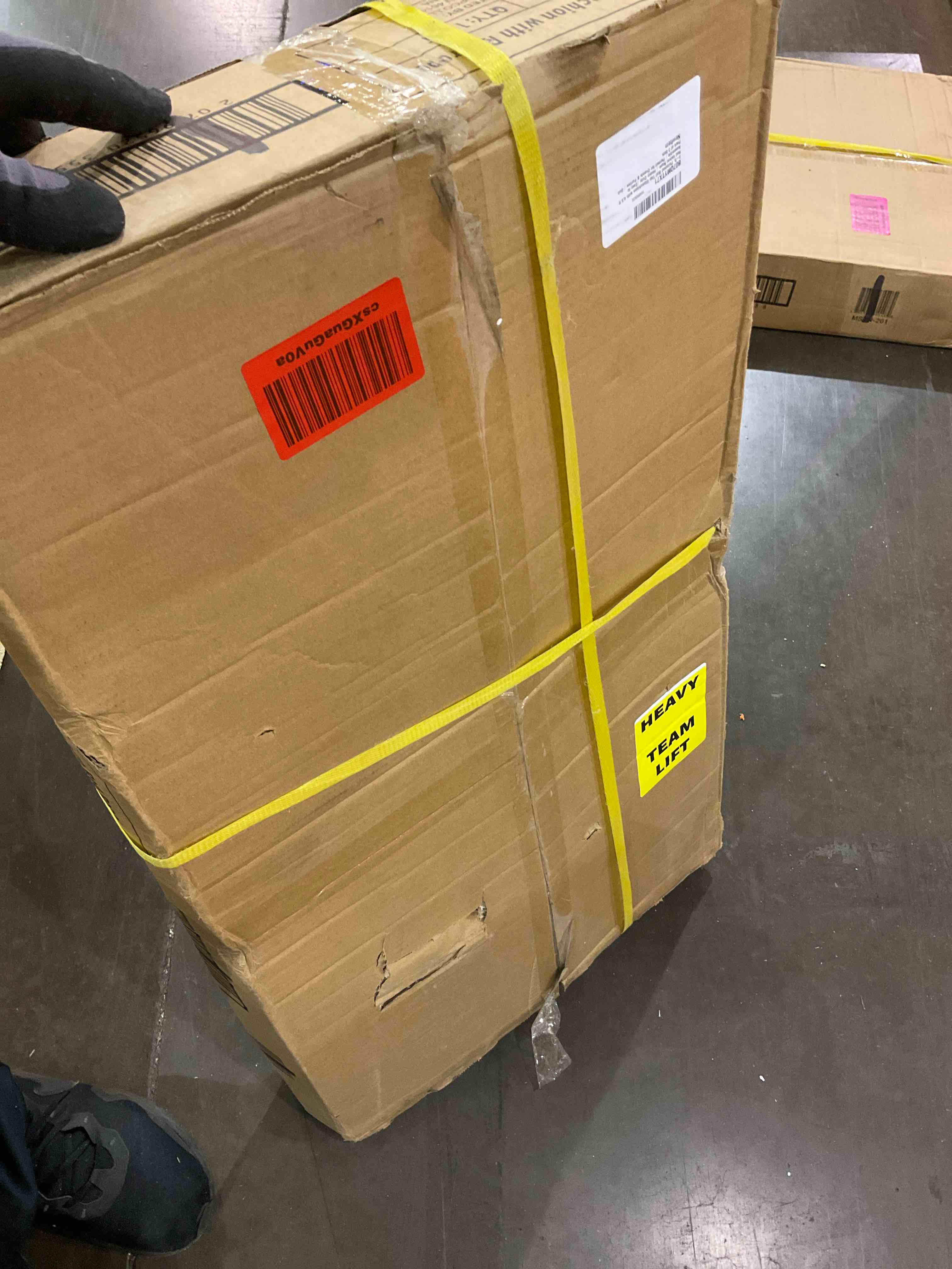 https://s3.amazonaws.com/lotting-images-prod/bidfta/BHL00083911_1701384963954.jpeg