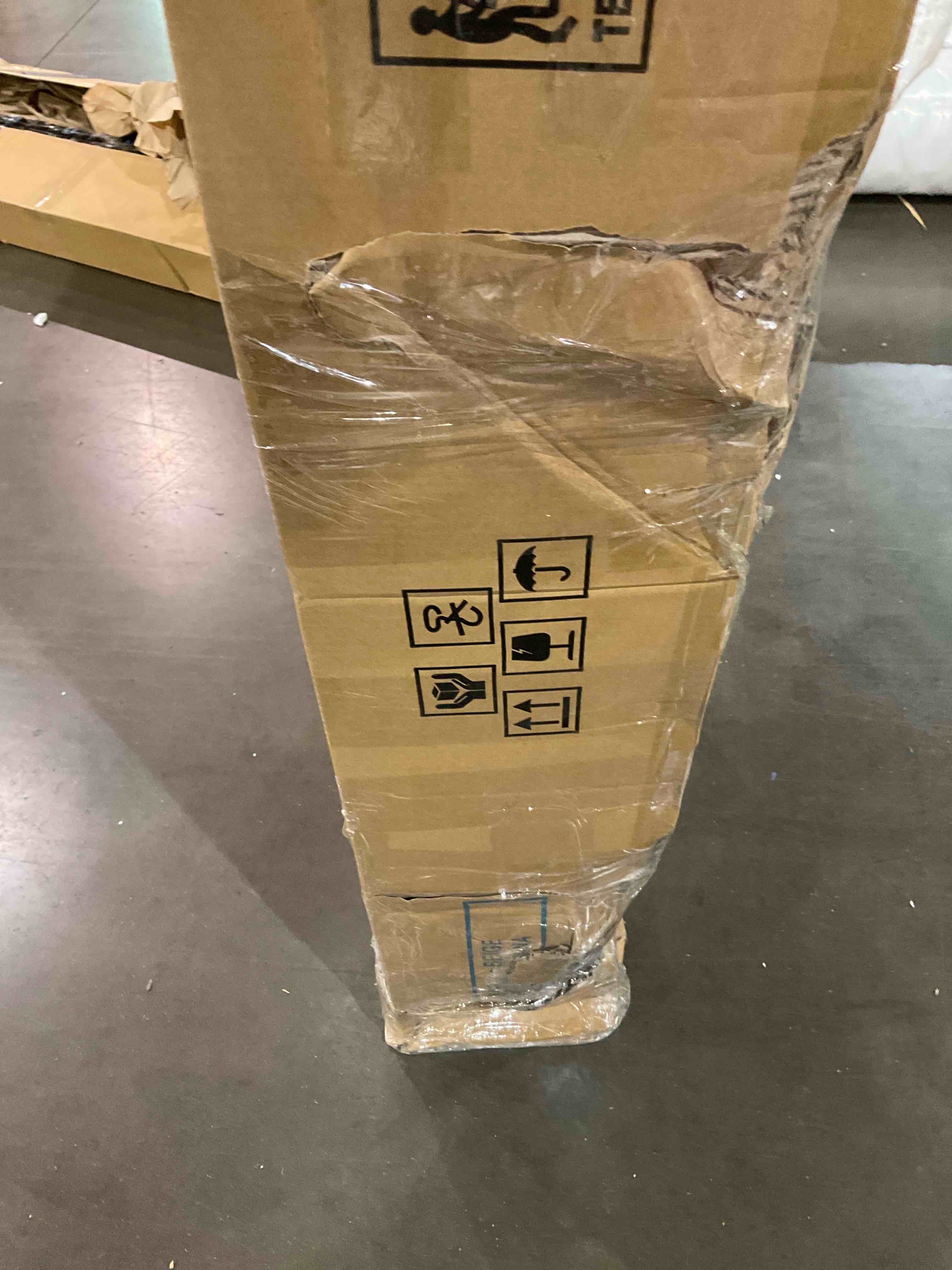 https://s3.amazonaws.com/lotting-images-prod/bidfta/BHL00083913_1701386201191.jpeg