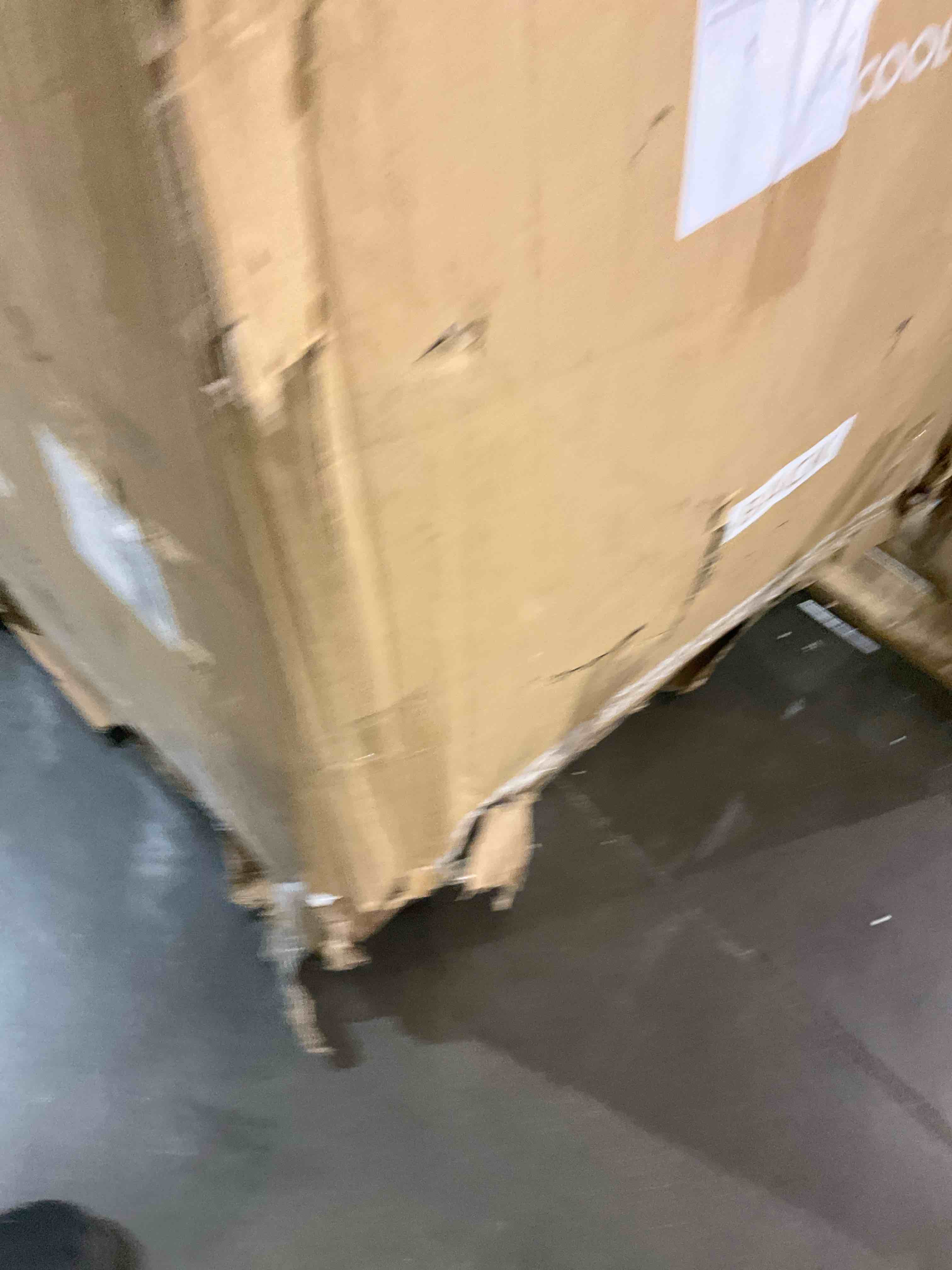 https://s3.amazonaws.com/lotting-images-prod/bidfta/BHL00083914_1701386619672.jpeg