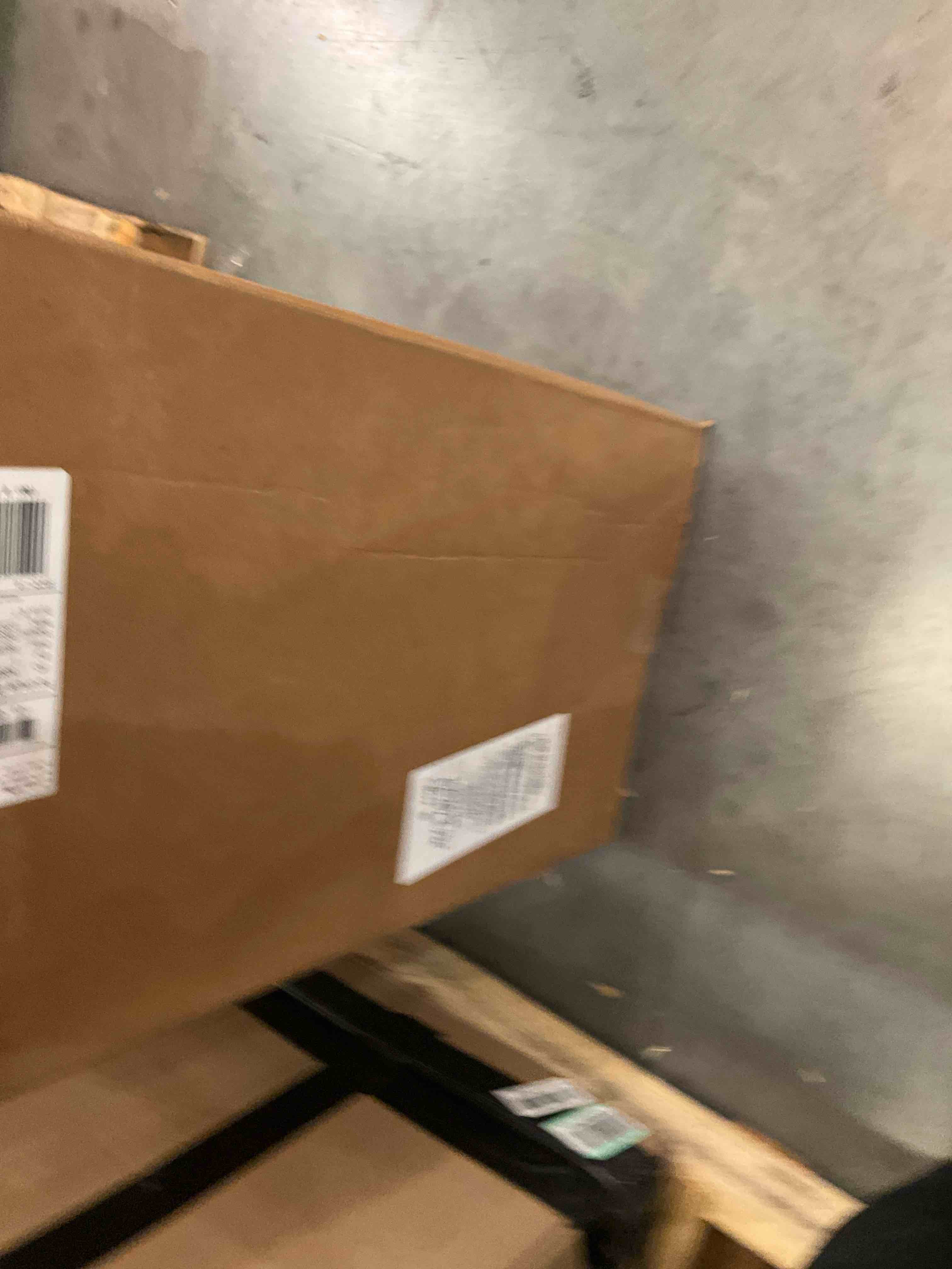 https://s3.amazonaws.com/lotting-images-prod/bidfta/BHL00084060_1695836602363.jpeg