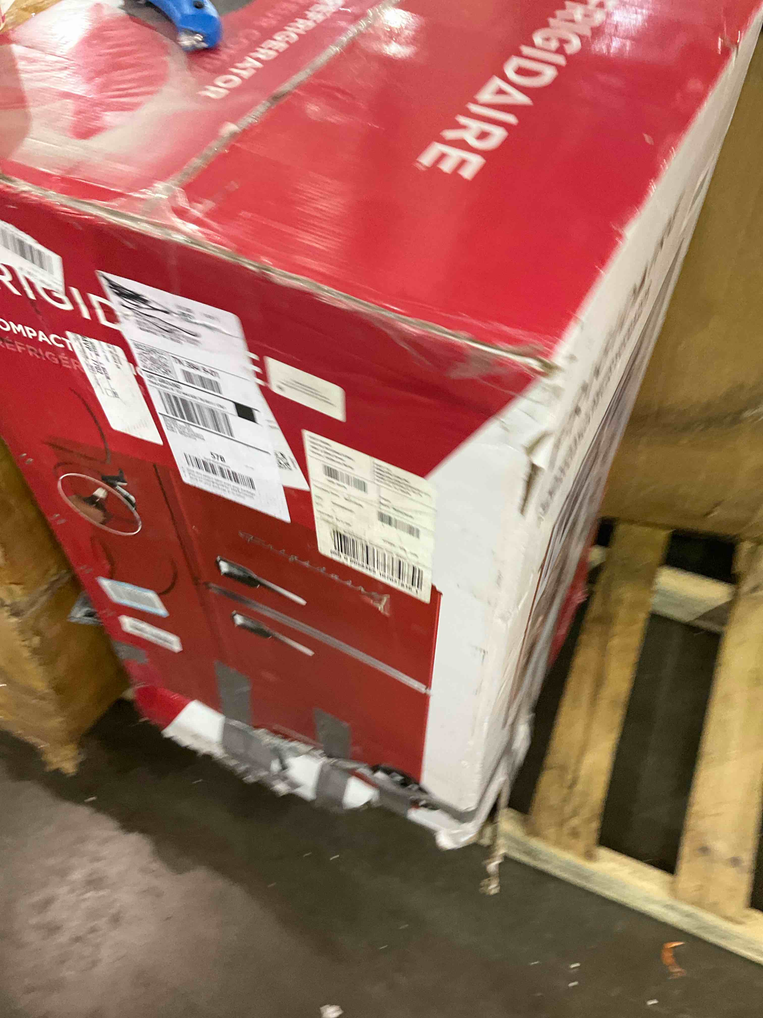 https://s3.amazonaws.com/lotting-images-prod/bidfta/BHL00084119_1695925929321.jpeg