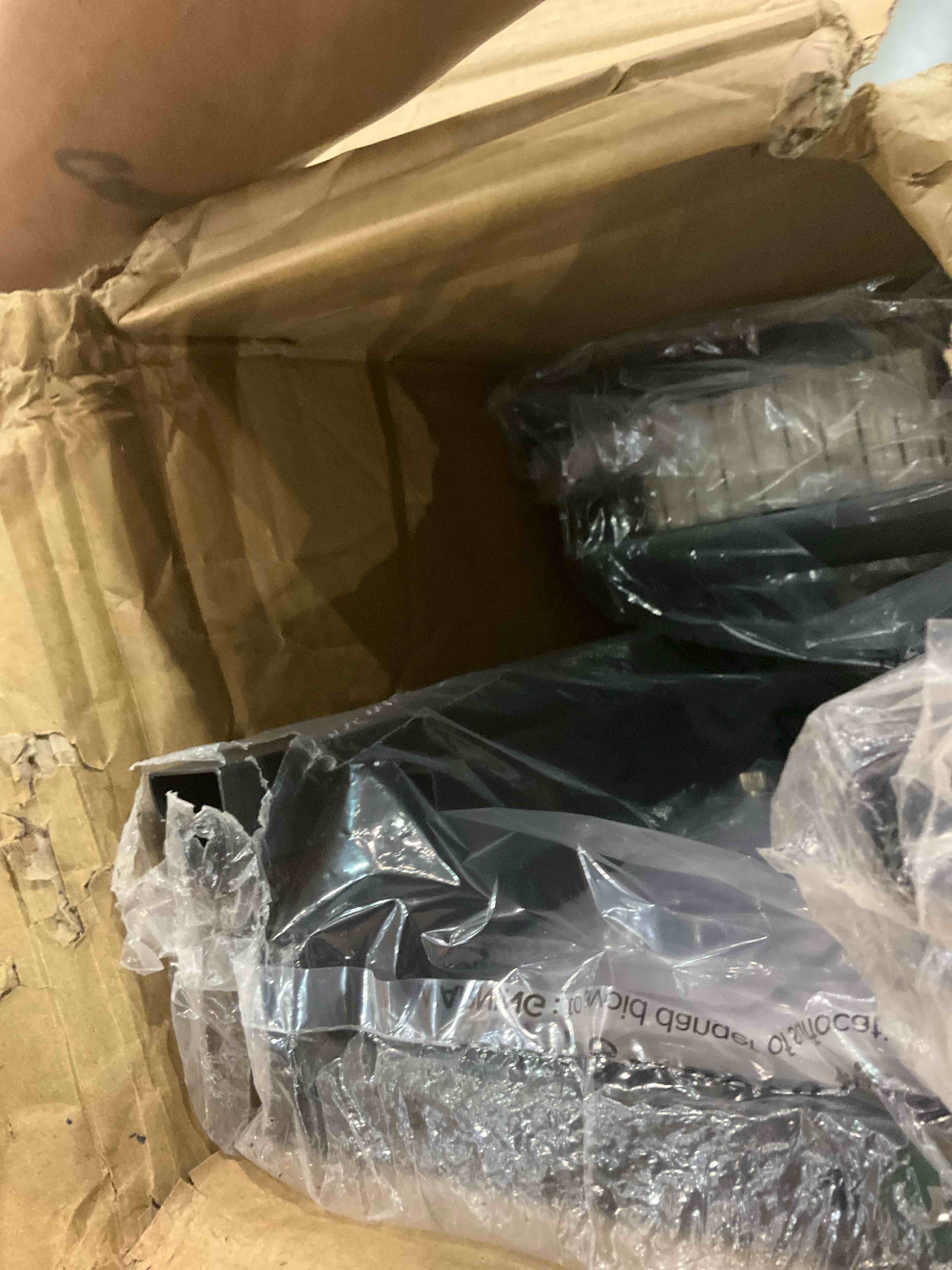 https://s3.amazonaws.com/lotting-images-prod/bidfta/BHL00084126_1695987374958.jpeg