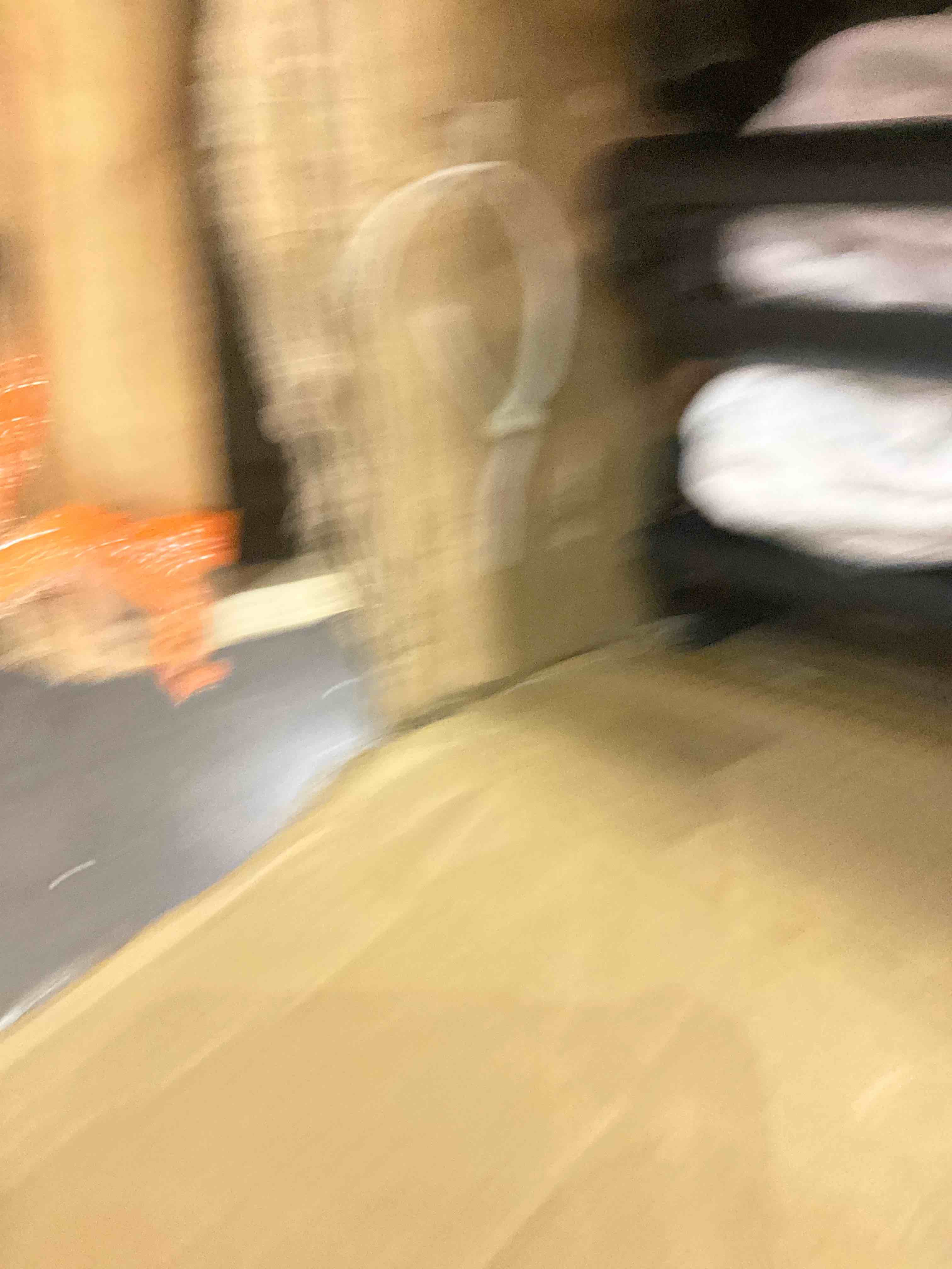 https://s3.amazonaws.com/lotting-images-prod/bidfta/BHL00084130_1695990632412.jpeg