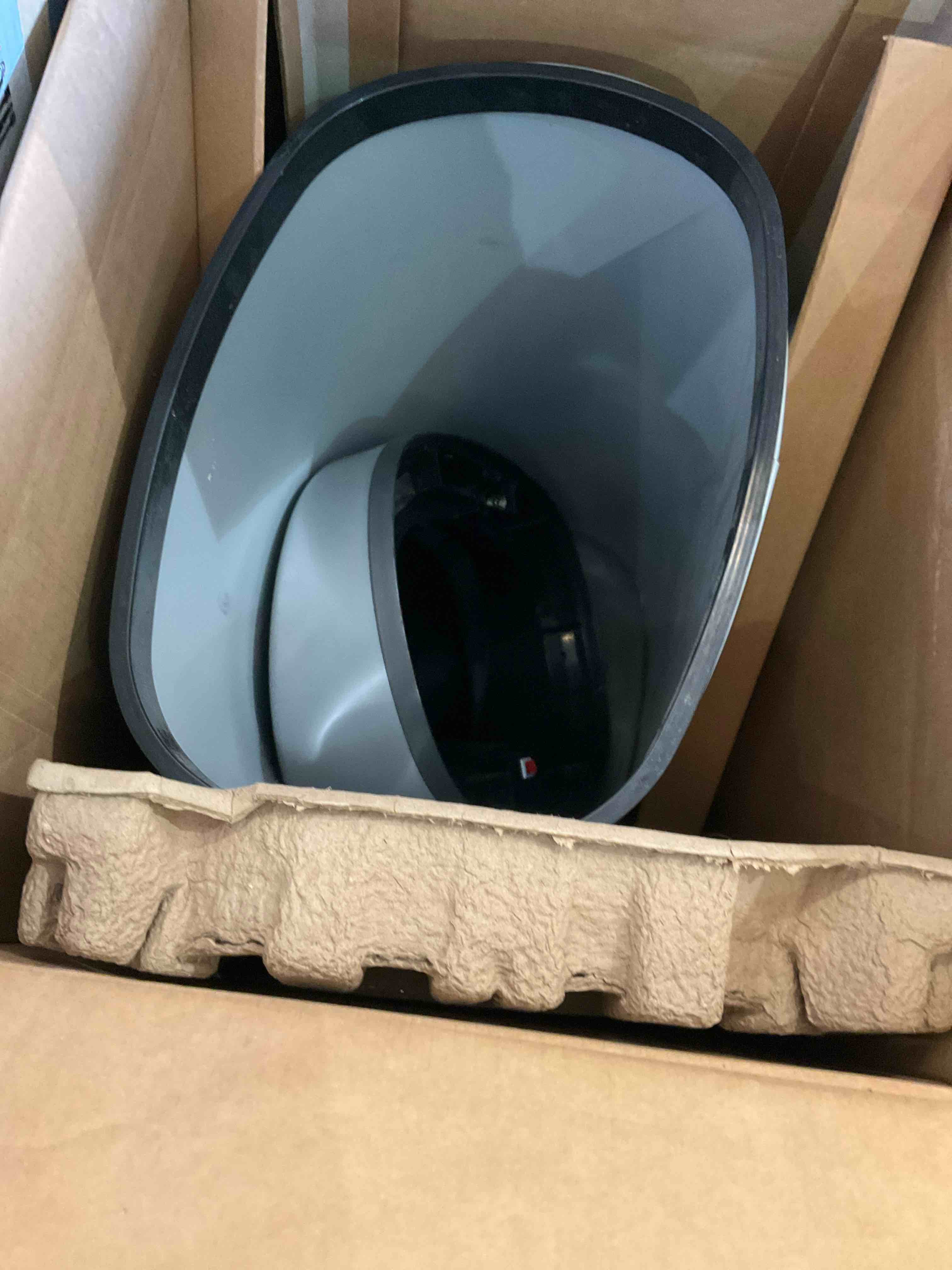 https://s3.amazonaws.com/lotting-images-prod/bidfta/BHL00084328_1701799825180.jpeg