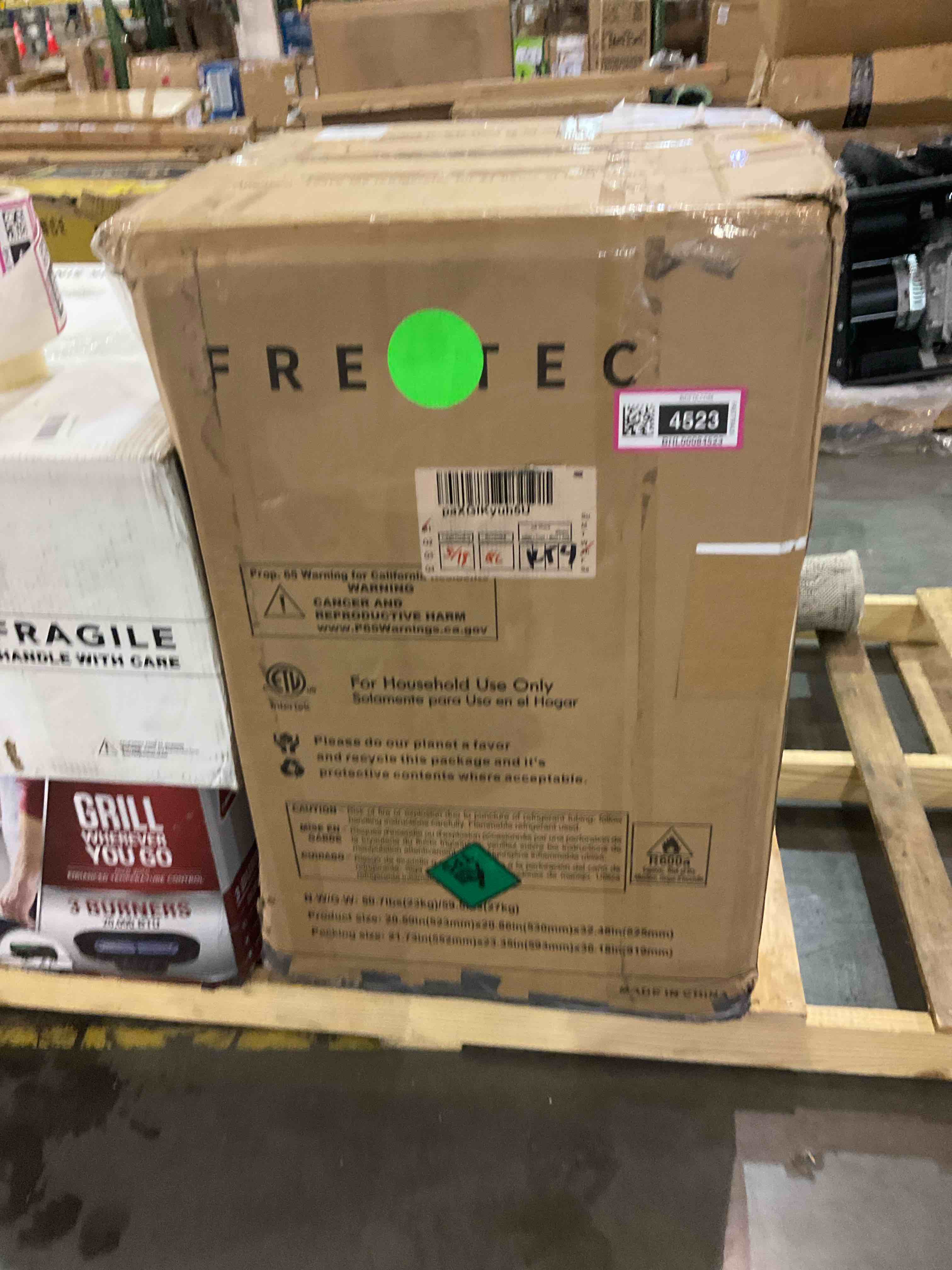 Frestec 4.5 CU' Small Refrigerator, Compact Refrigerator, Mini Fridge, Mini Fridge with Freezer, Door Swing, Black (FR 450 BK)