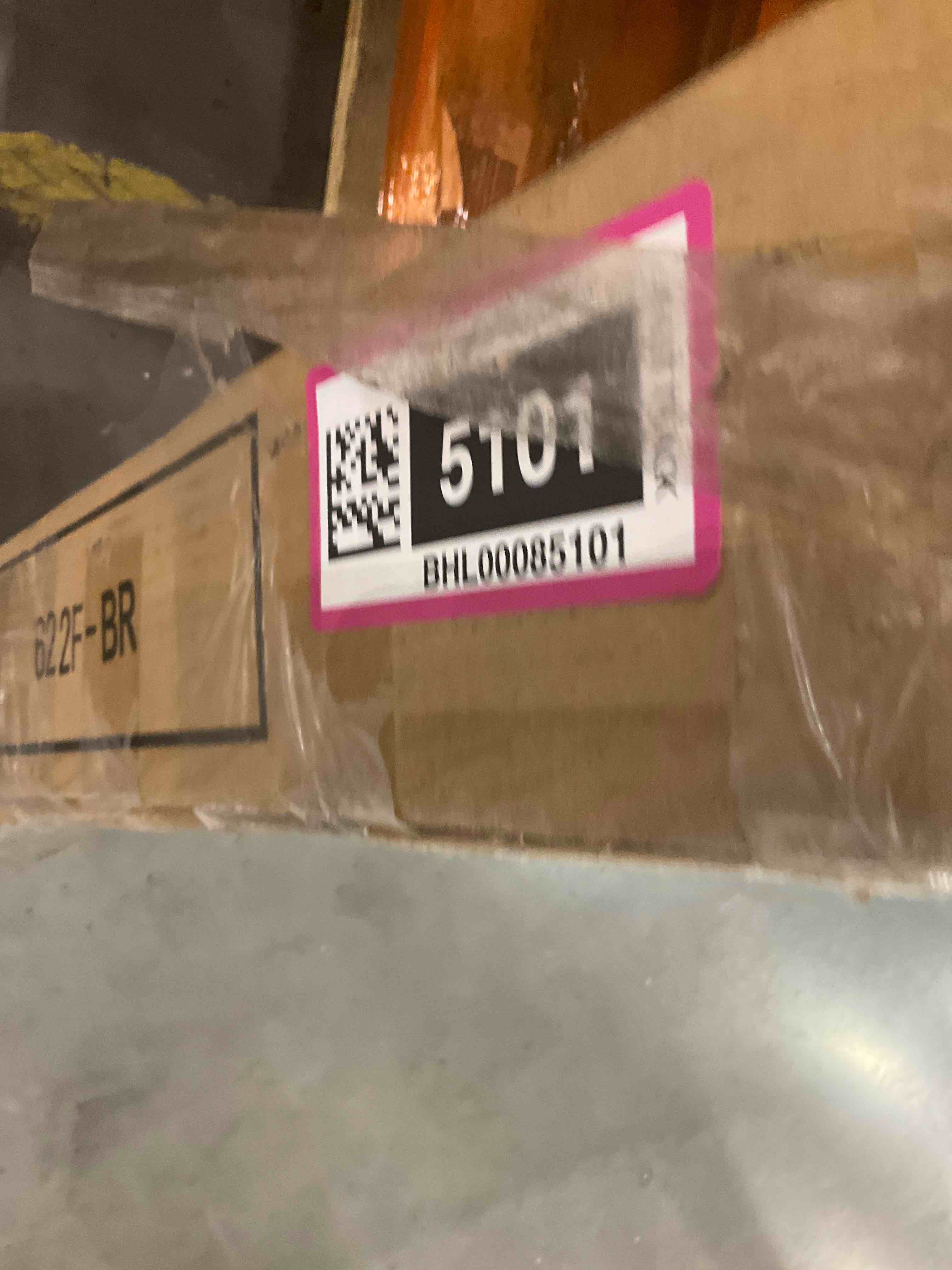 https://s3.amazonaws.com/lotting-images-prod/bidfta/BHL00085101_1696944366372.jpeg