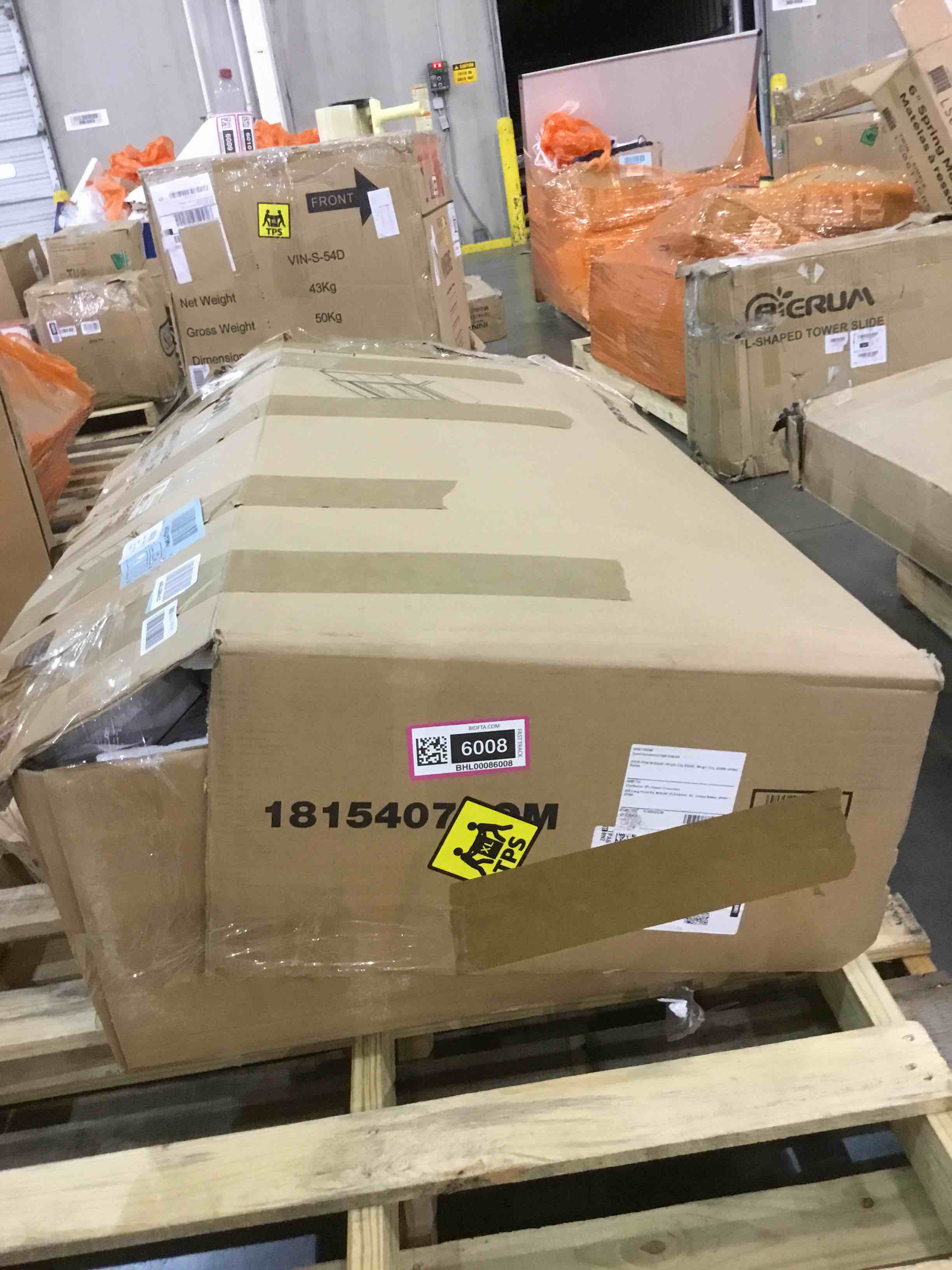 https://s3.amazonaws.com/lotting-images-prod/bidfta/BHL00086008_1695991307709.jpeg