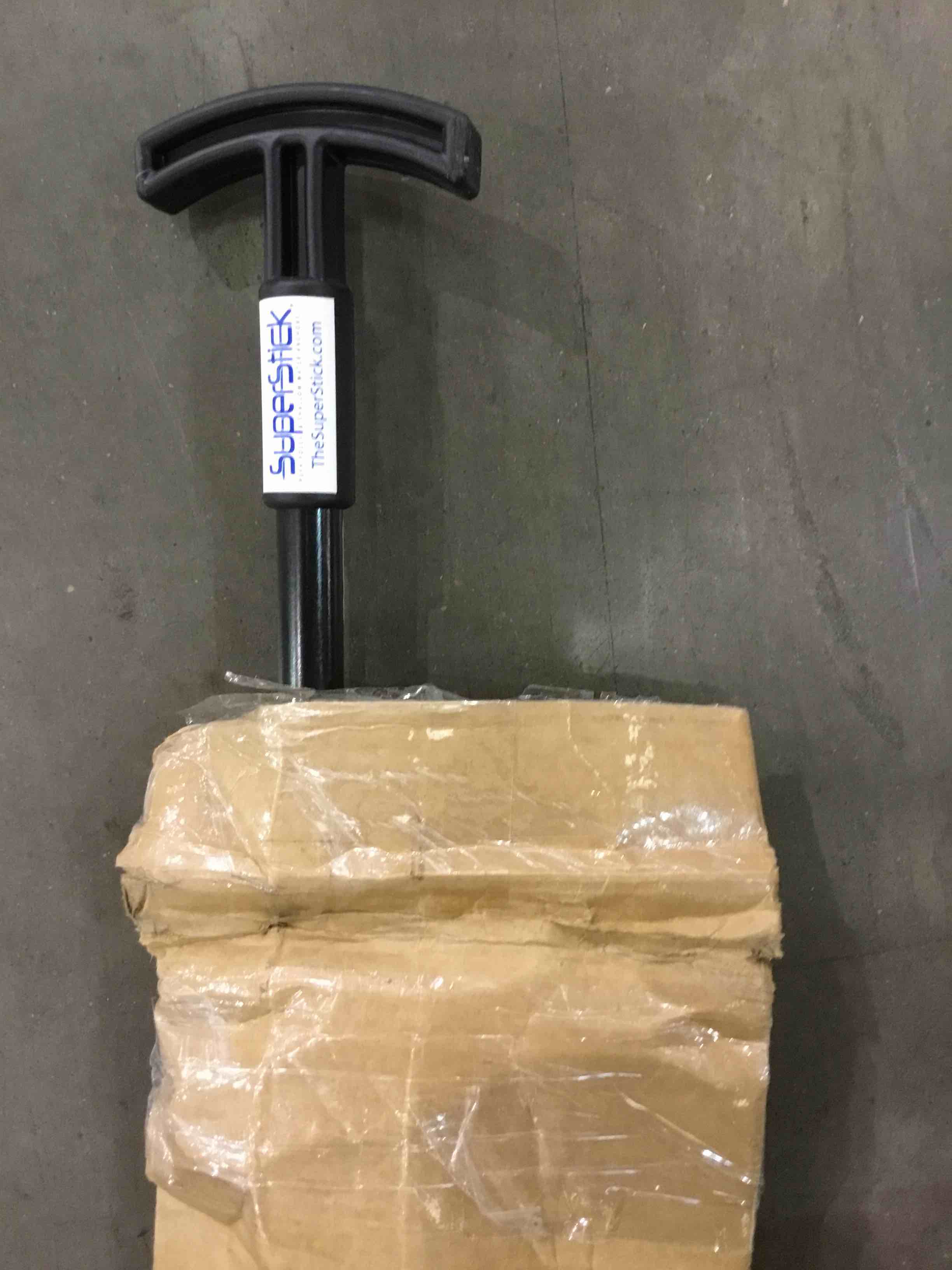 https://s3.amazonaws.com/lotting-images-prod/bidfta/BHL00086009_1695993767126.jpeg