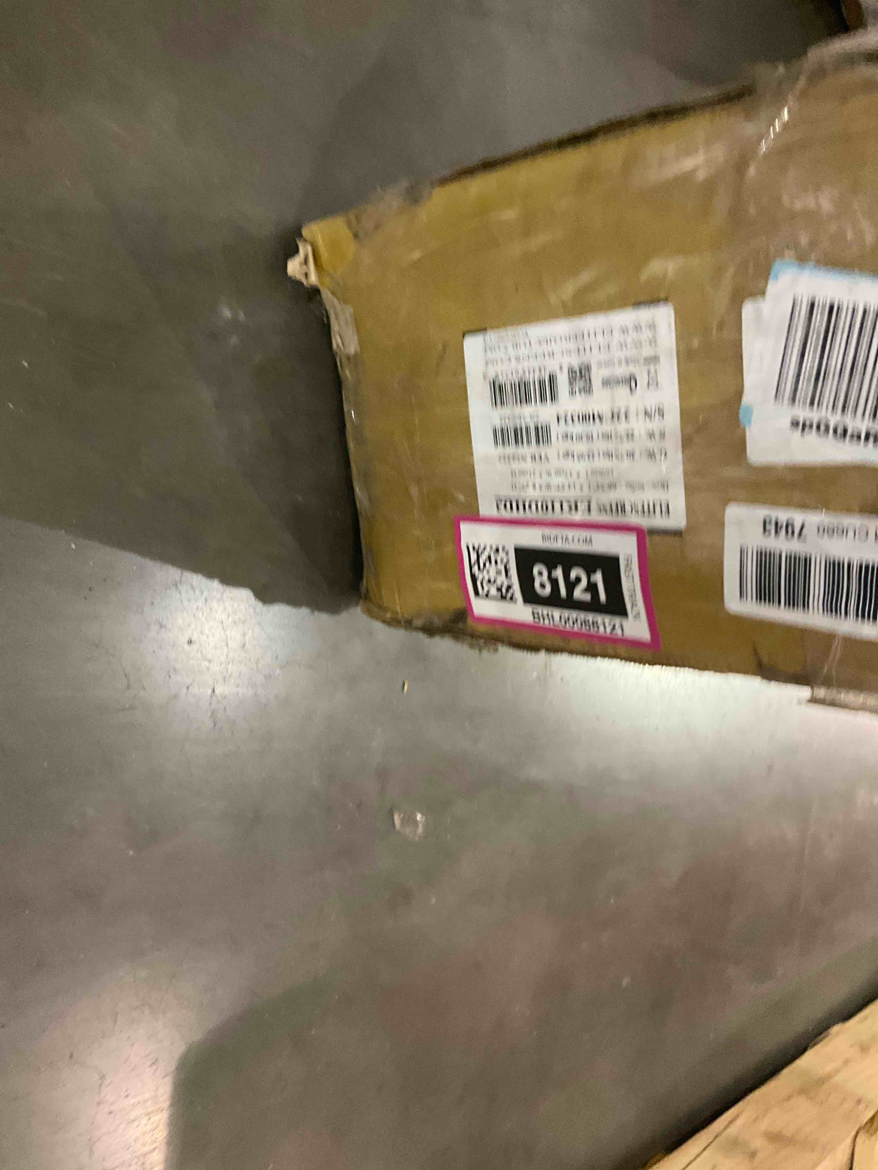 https://s3.amazonaws.com/lotting-images-prod/bidfta/BHL00088121_1695999441755.jpeg
