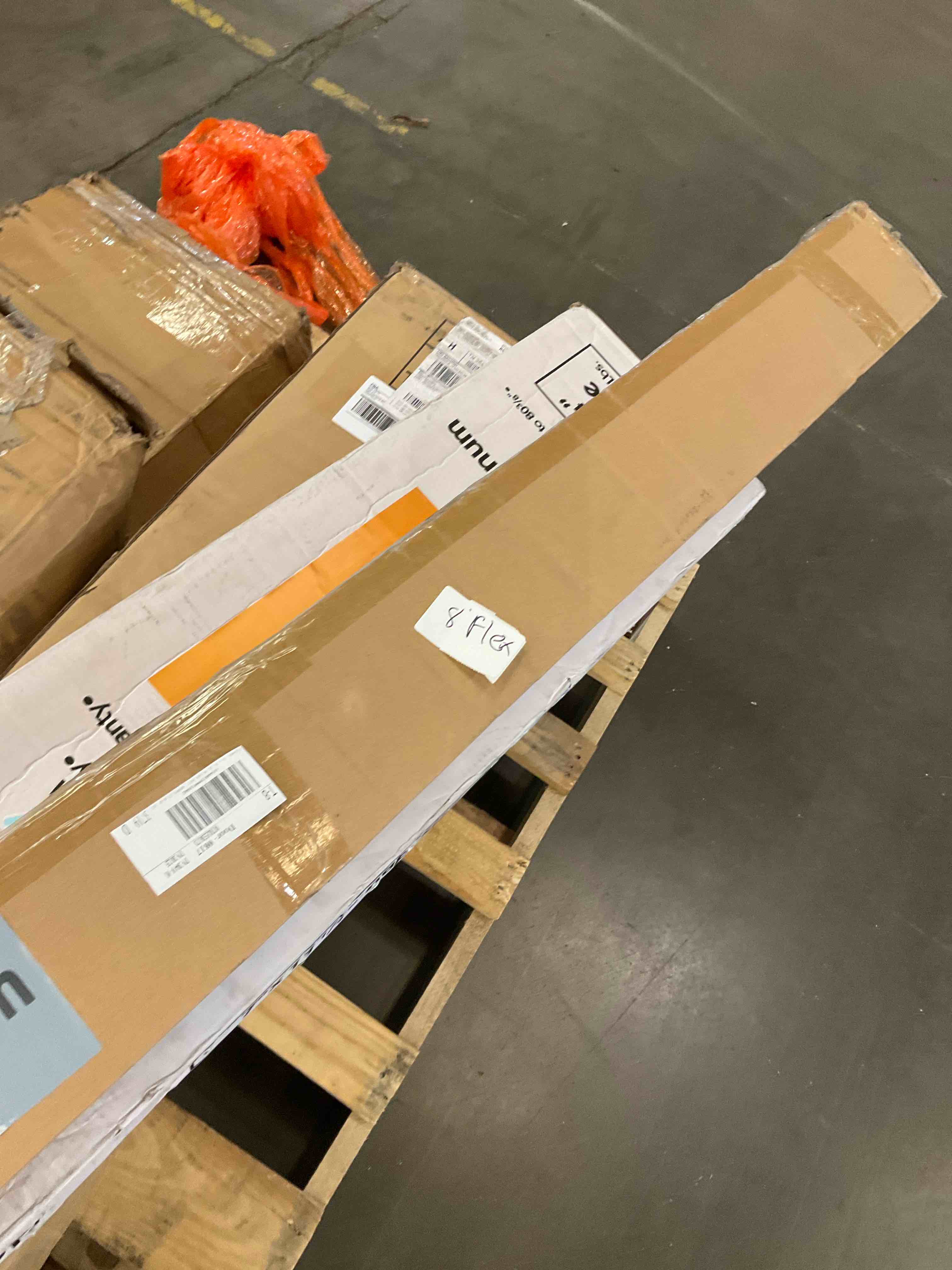 https://s3.amazonaws.com/lotting-images-prod/bidfta/BHL00088203_1699376926623.jpeg
