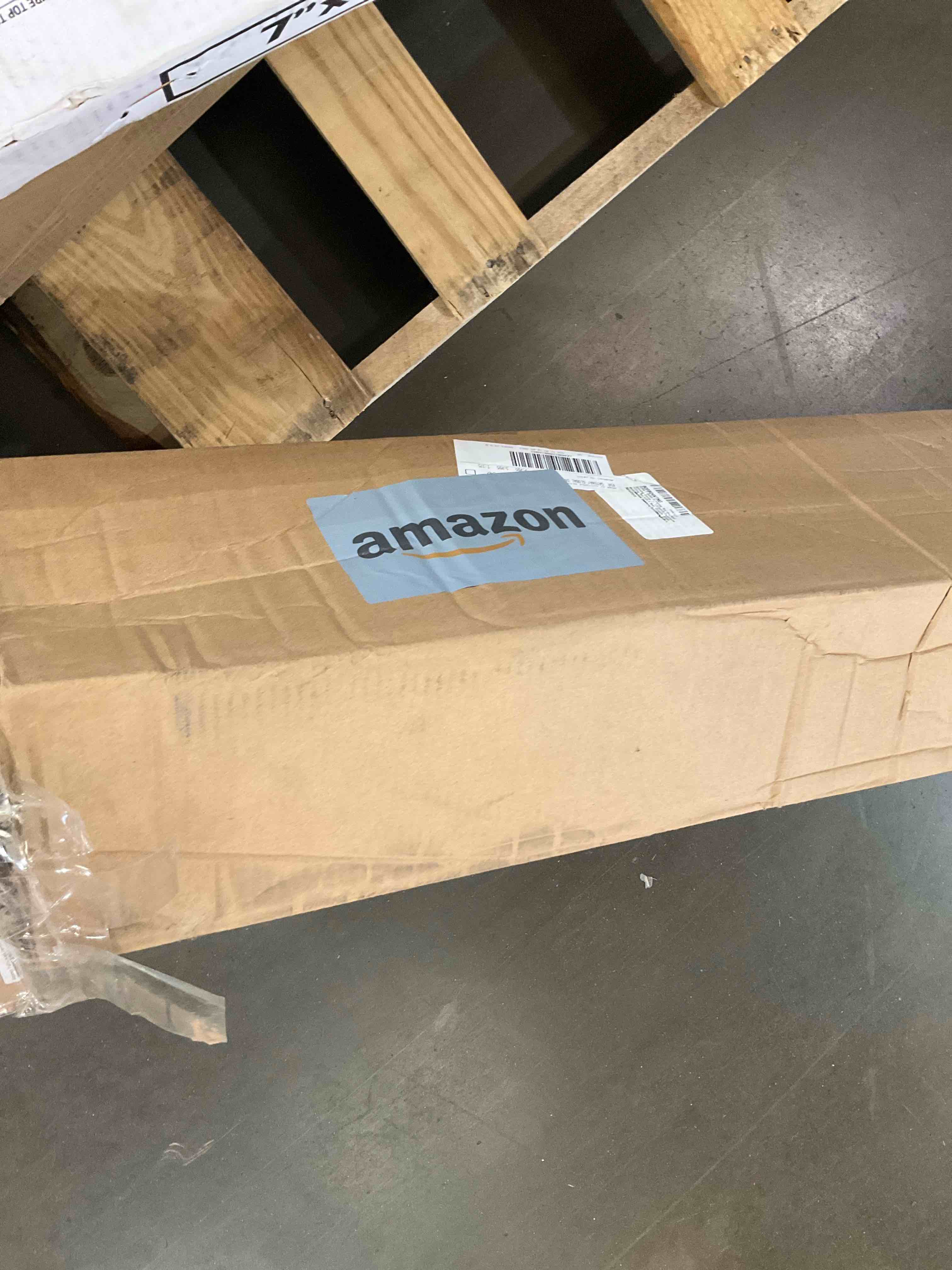 https://s3.amazonaws.com/lotting-images-prod/bidfta/BHL00088203_1699376937623.jpeg