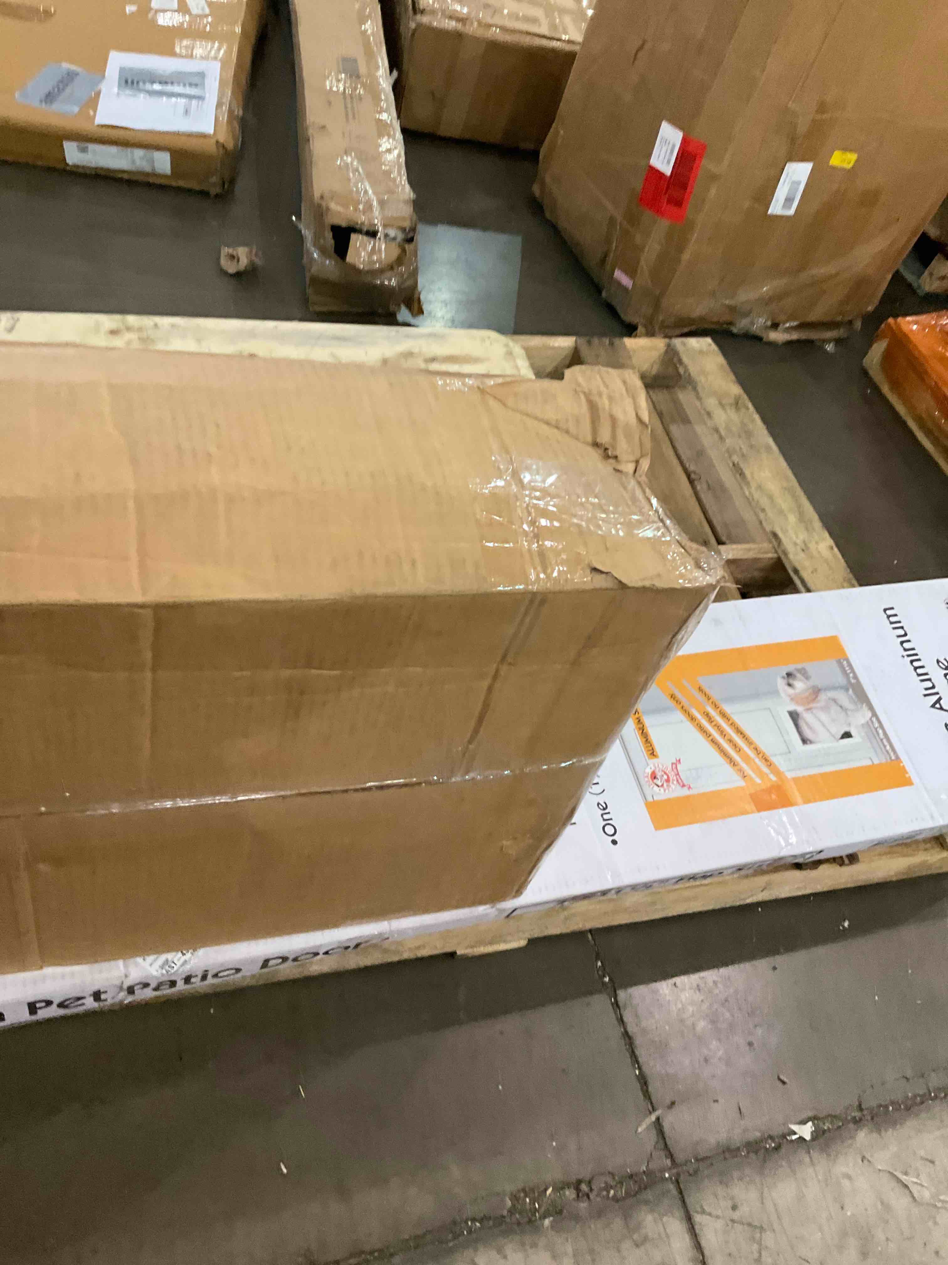 https://s3.amazonaws.com/lotting-images-prod/bidfta/BHL00088210_1699378813047.jpeg