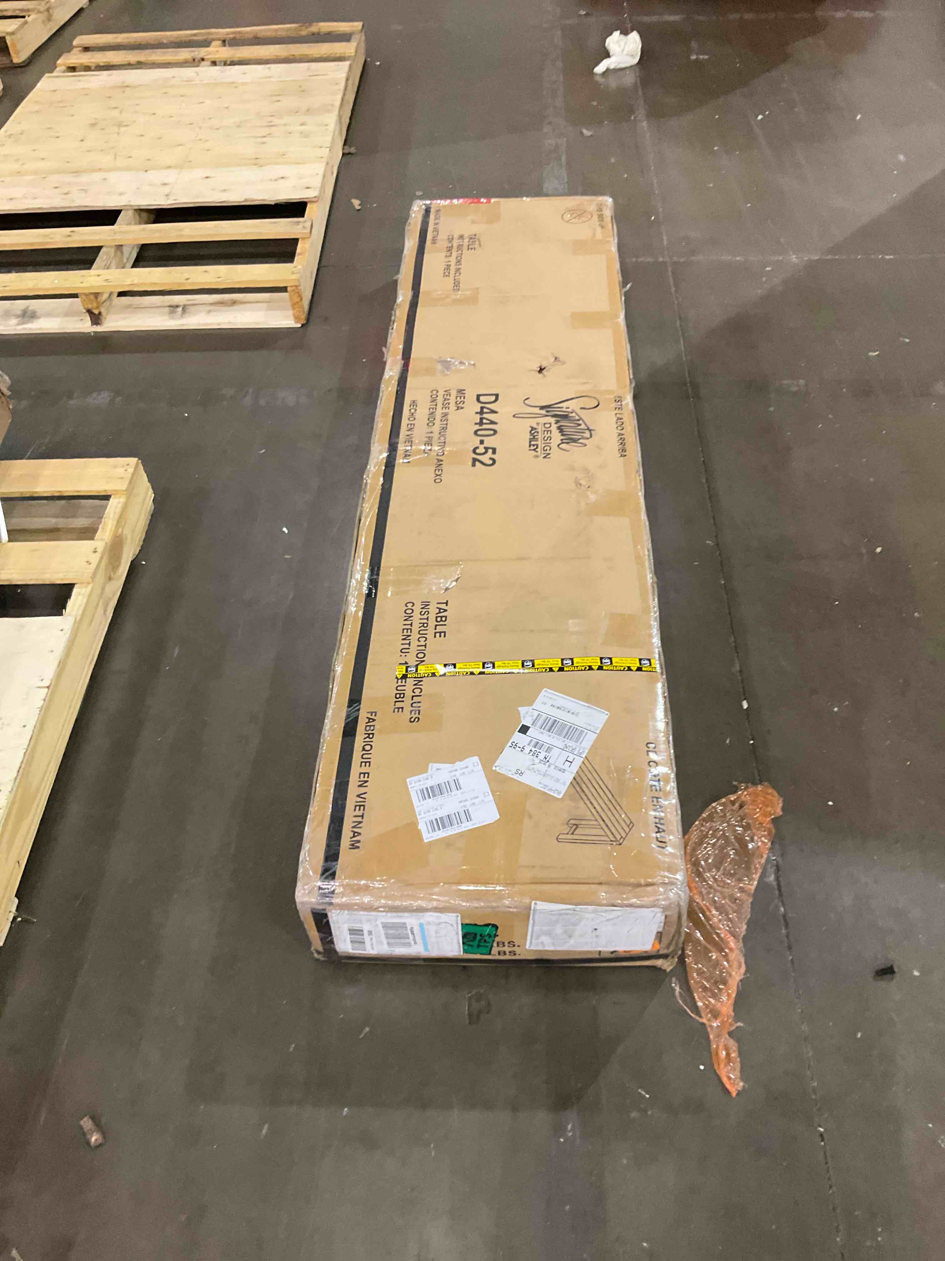 https://s3.amazonaws.com/lotting-images-prod/bidfta/BHL00088233_1699573414626.jpeg