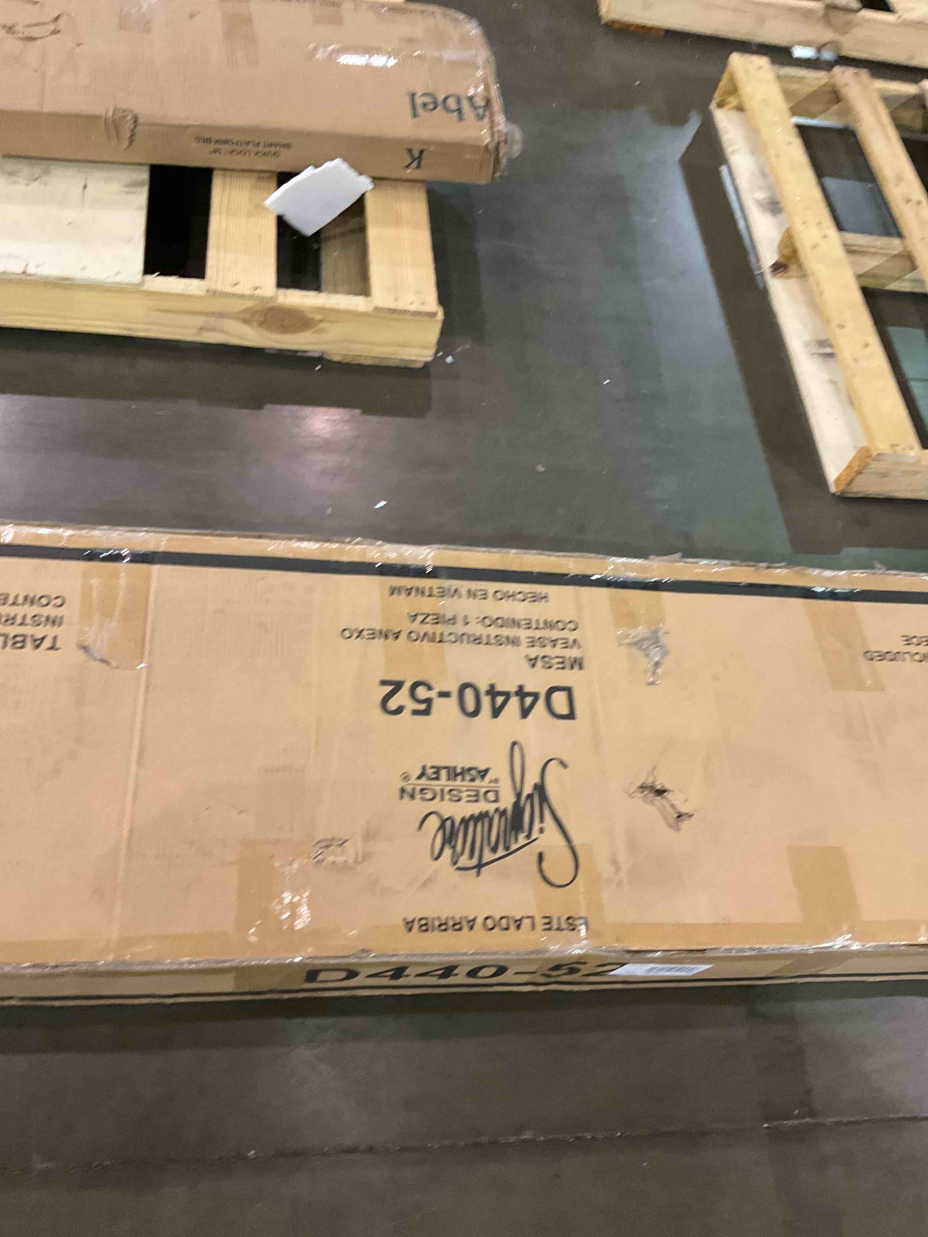 https://s3.amazonaws.com/lotting-images-prod/bidfta/BHL00088233_1699573417346.jpeg