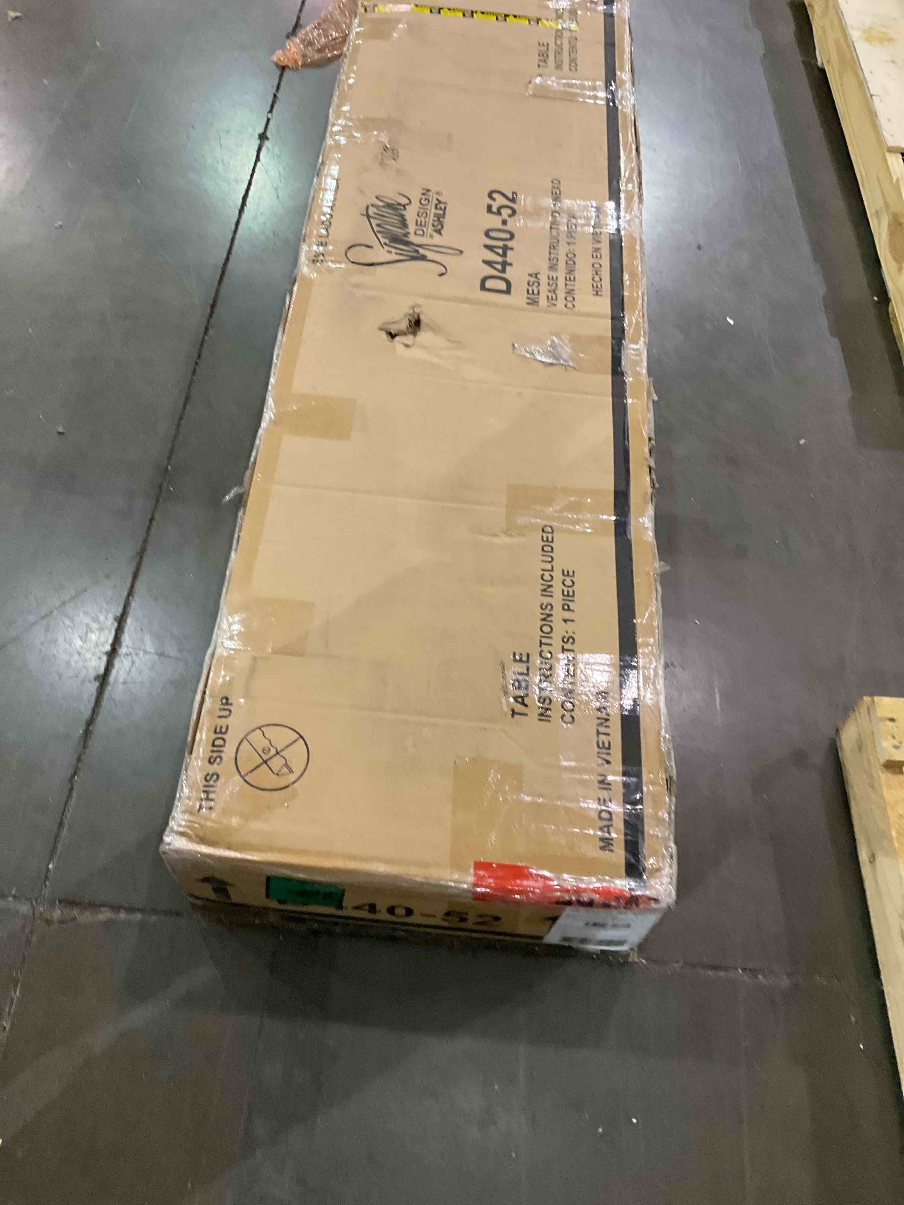 https://s3.amazonaws.com/lotting-images-prod/bidfta/BHL00088233_1699573420867.jpeg