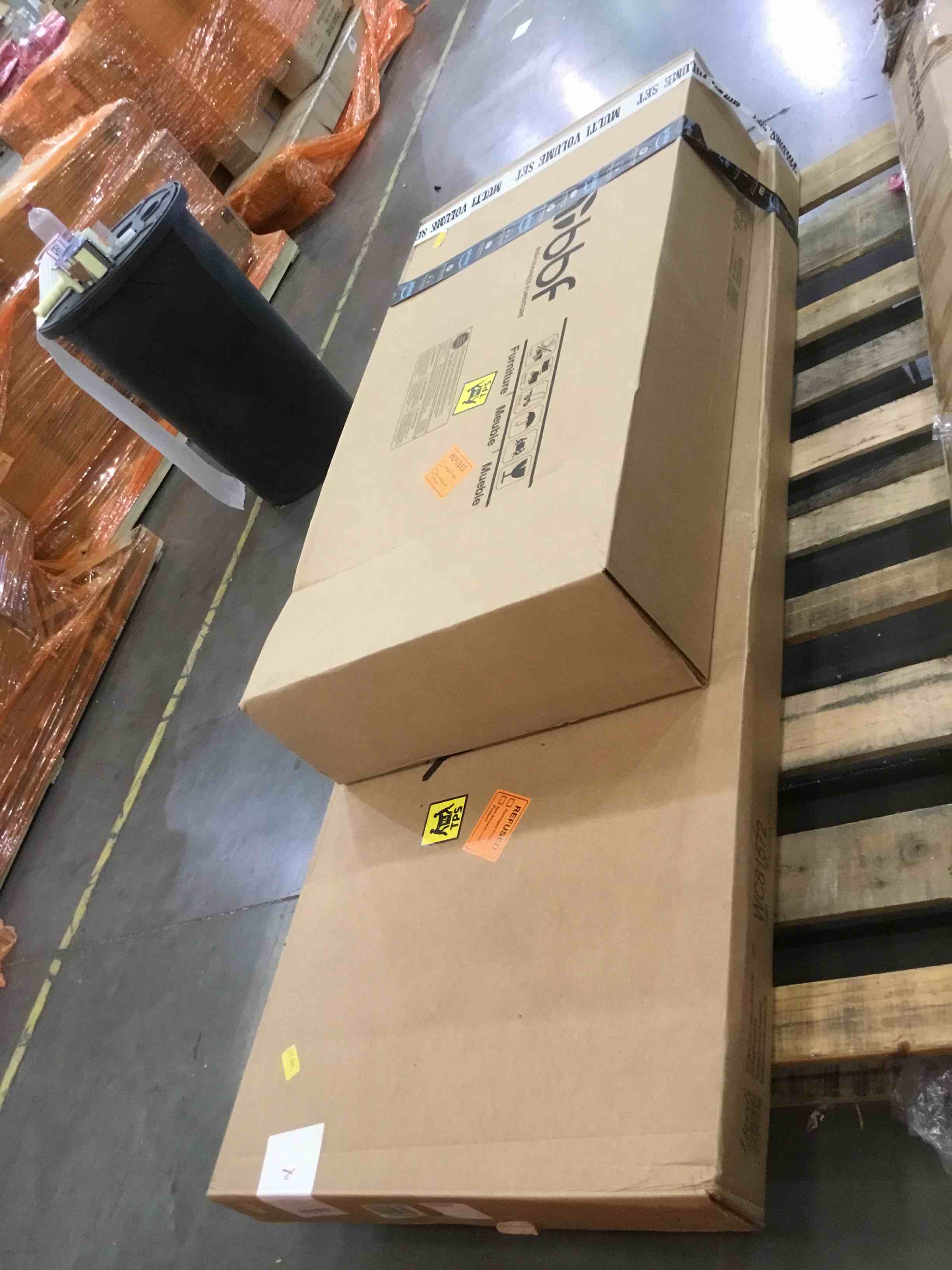 https://s3.amazonaws.com/lotting-images-prod/bidfta/BHL00090221_1695743105220.jpeg