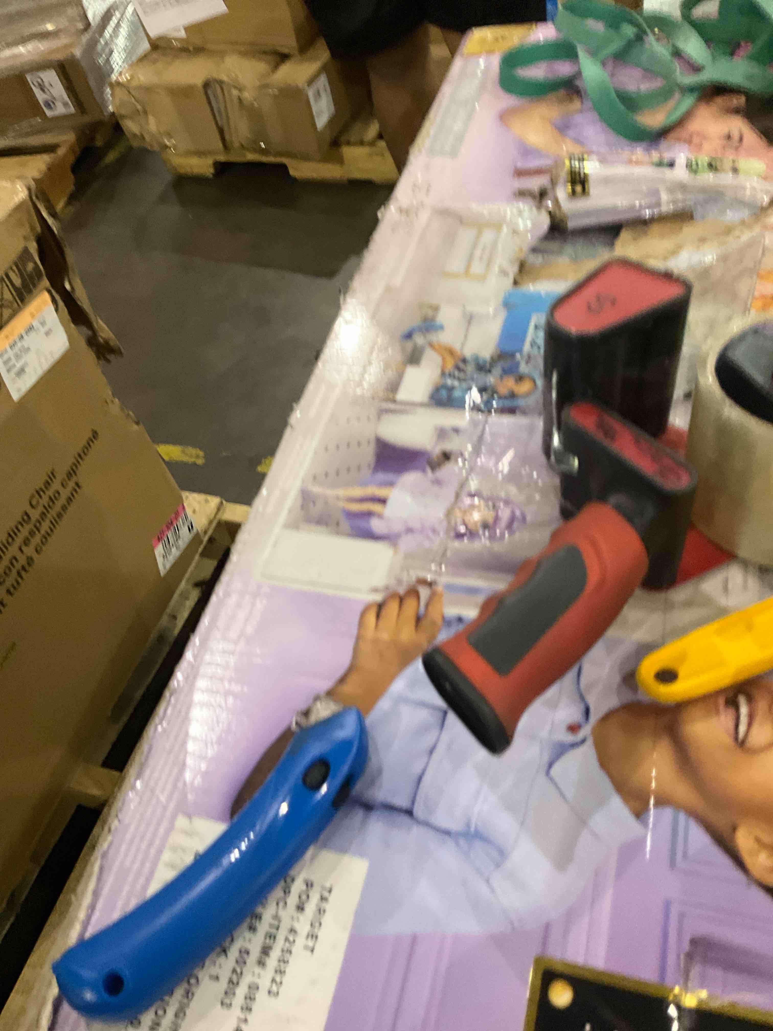 https://s3.amazonaws.com/lotting-images-prod/bidfta/BHL00090322_1696000063172.jpeg