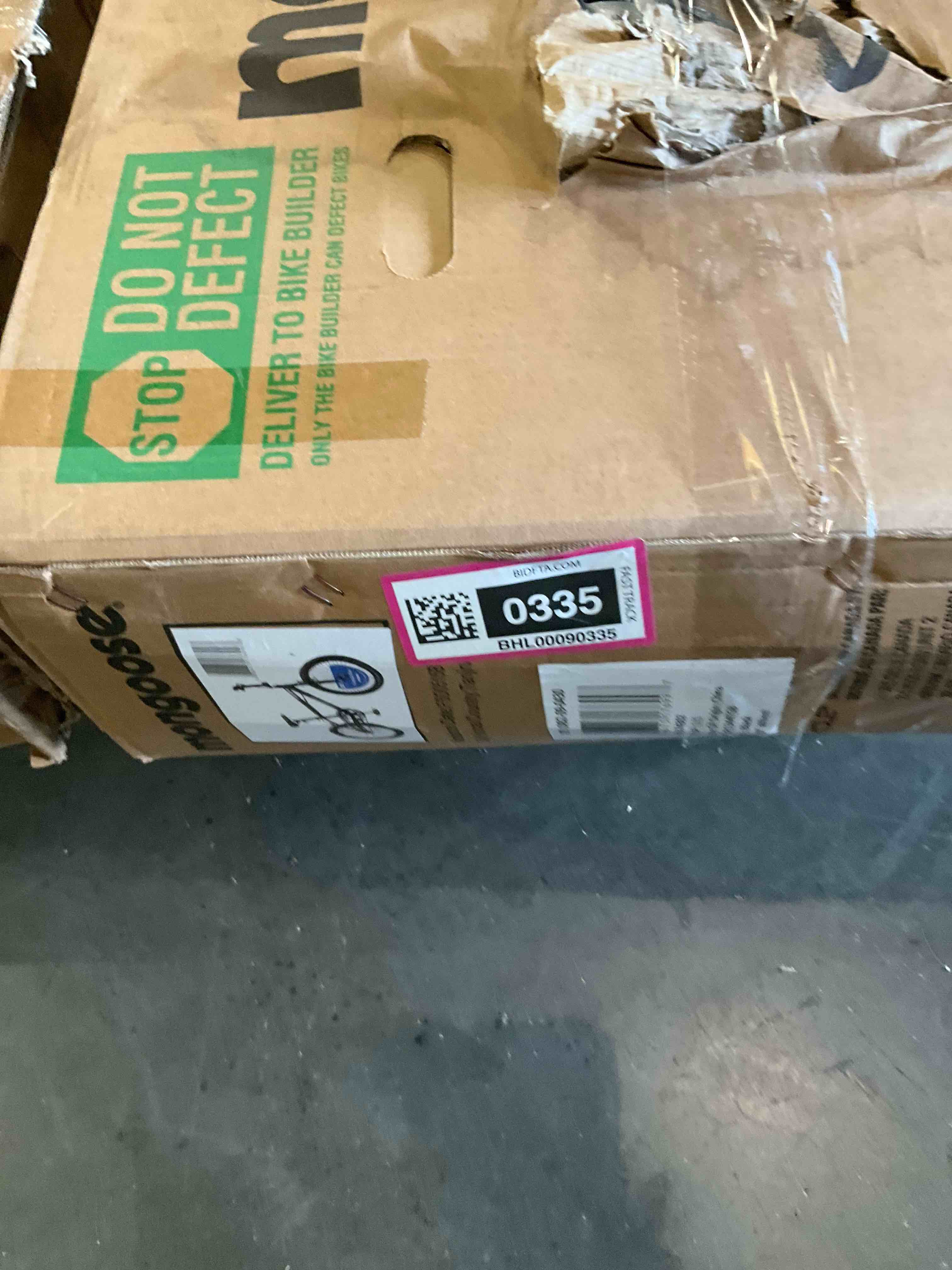 https://s3.amazonaws.com/lotting-images-prod/bidfta/BHL00090335_1696005676576.jpeg