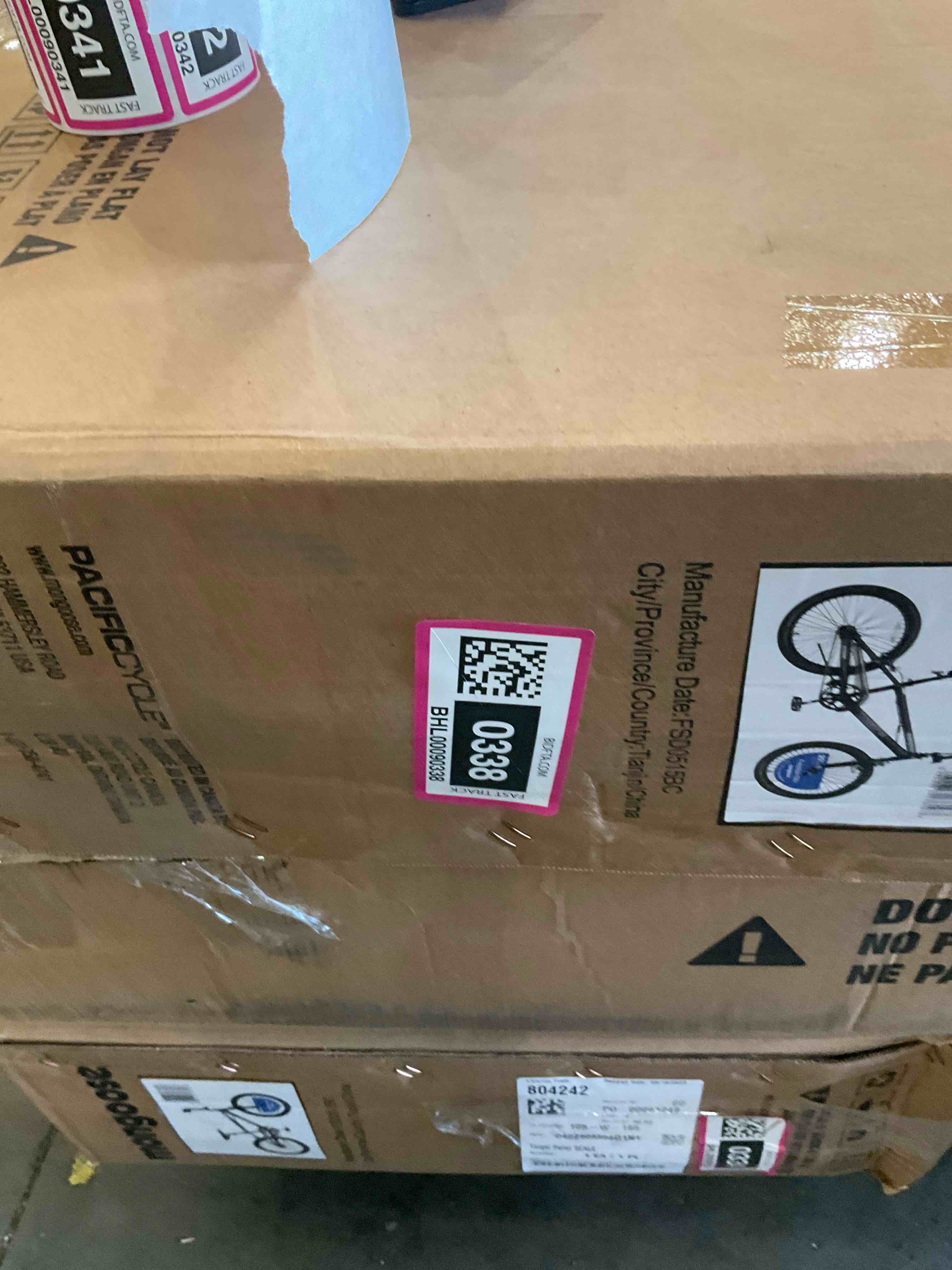 https://s3.amazonaws.com/lotting-images-prod/bidfta/BHL00090338_1696006330559.jpeg