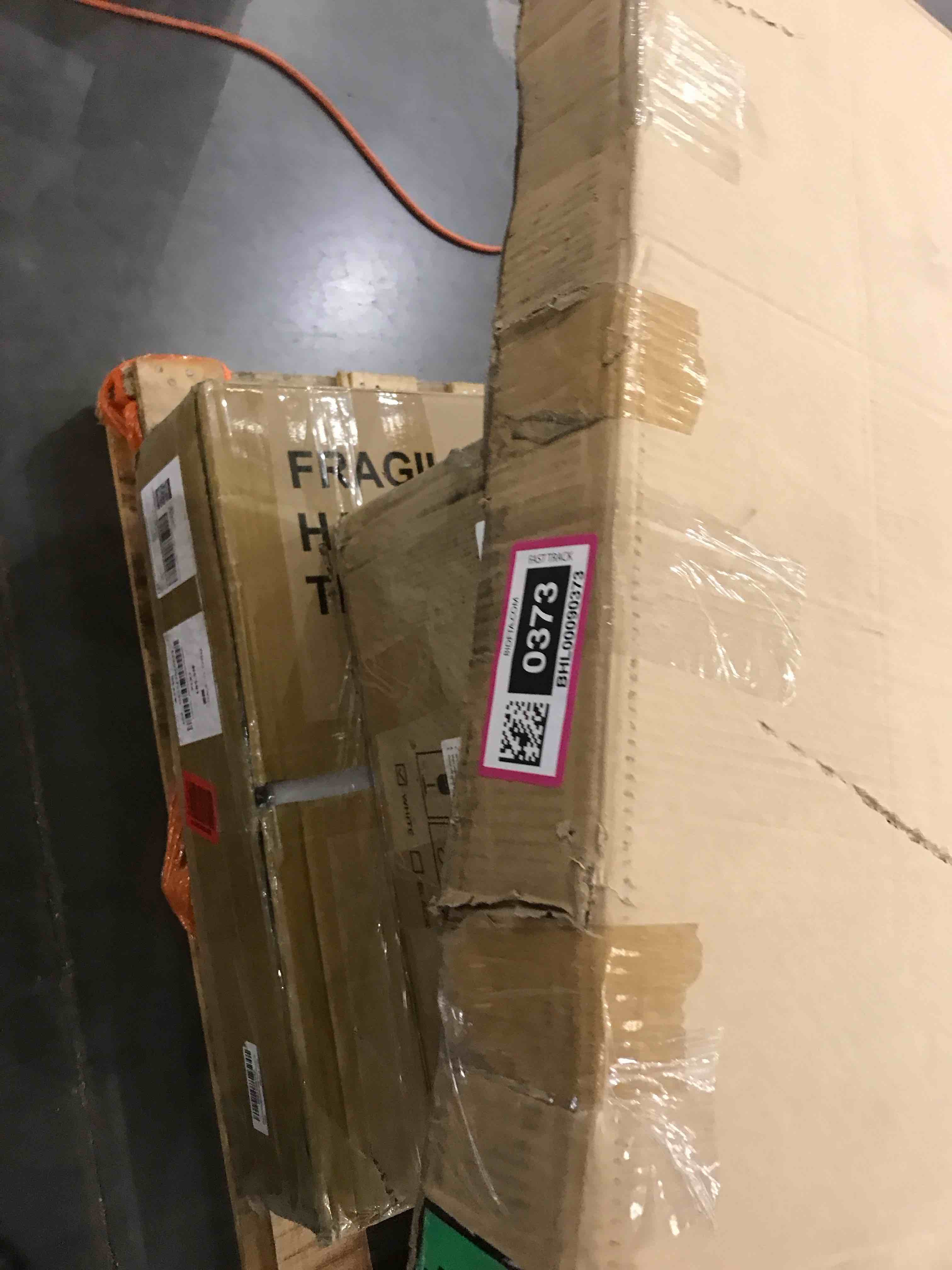 https://s3.amazonaws.com/lotting-images-prod/bidfta/BHL00090373_1696352945734.jpeg