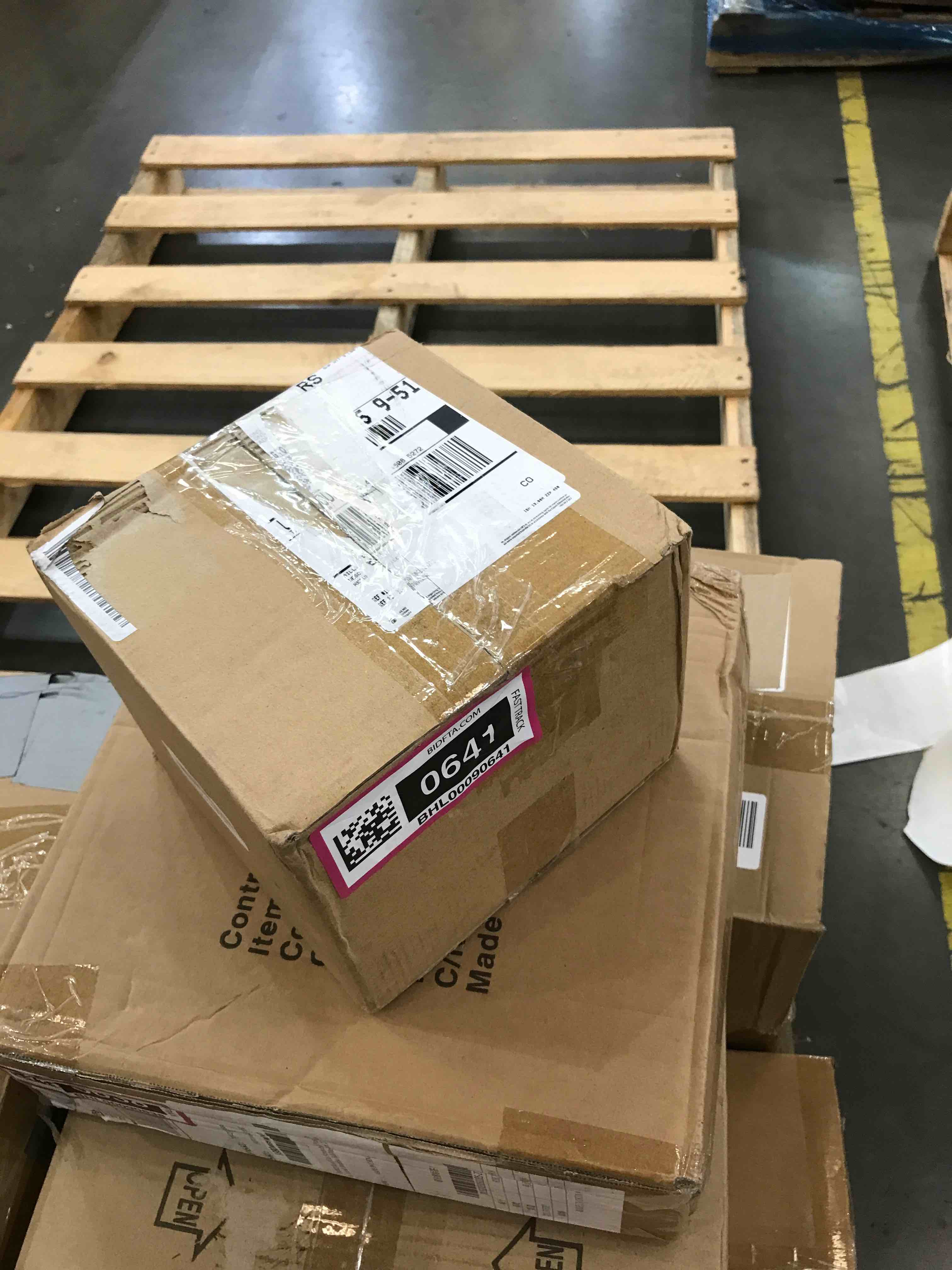 https://s3.amazonaws.com/lotting-images-prod/bidfta/BHL00090641_1694191735783.jpeg