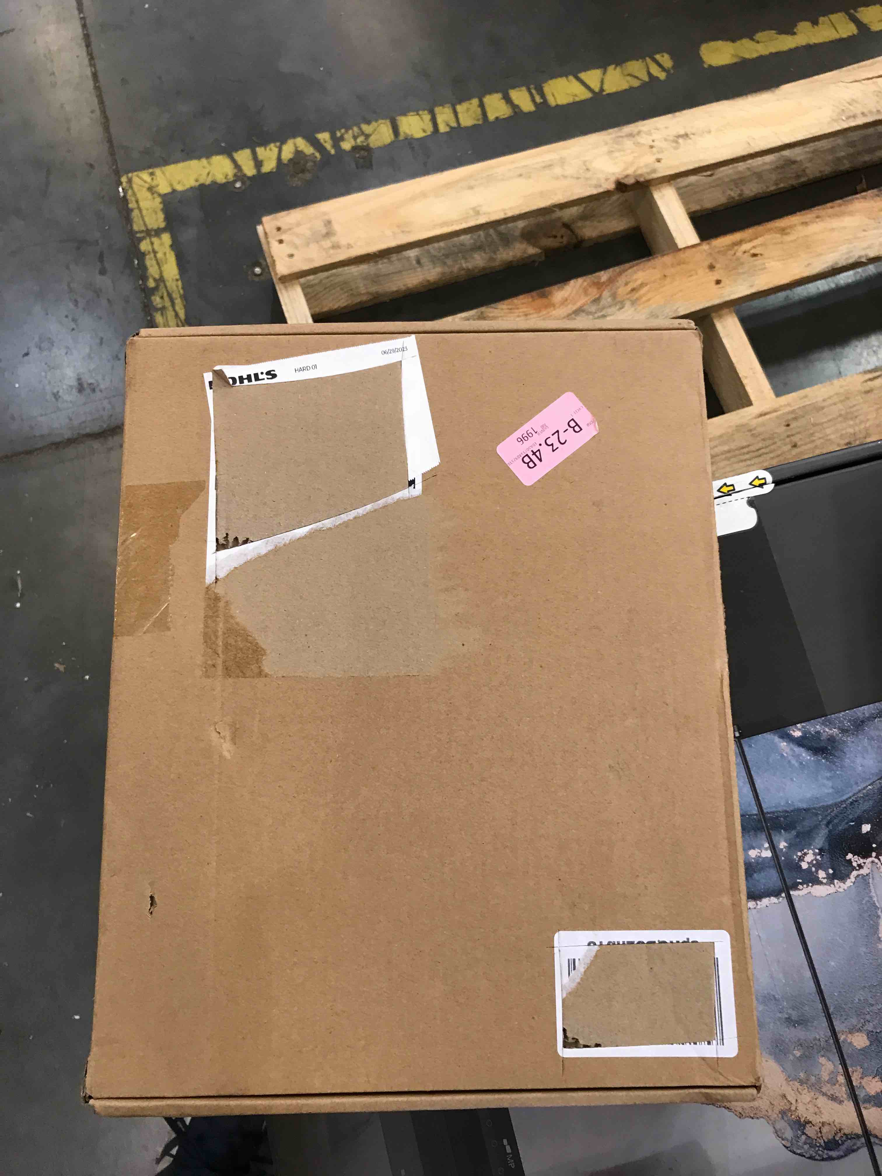 https://s3.amazonaws.com/lotting-images-prod/bidfta/BHL00090644_1694191861992.jpeg