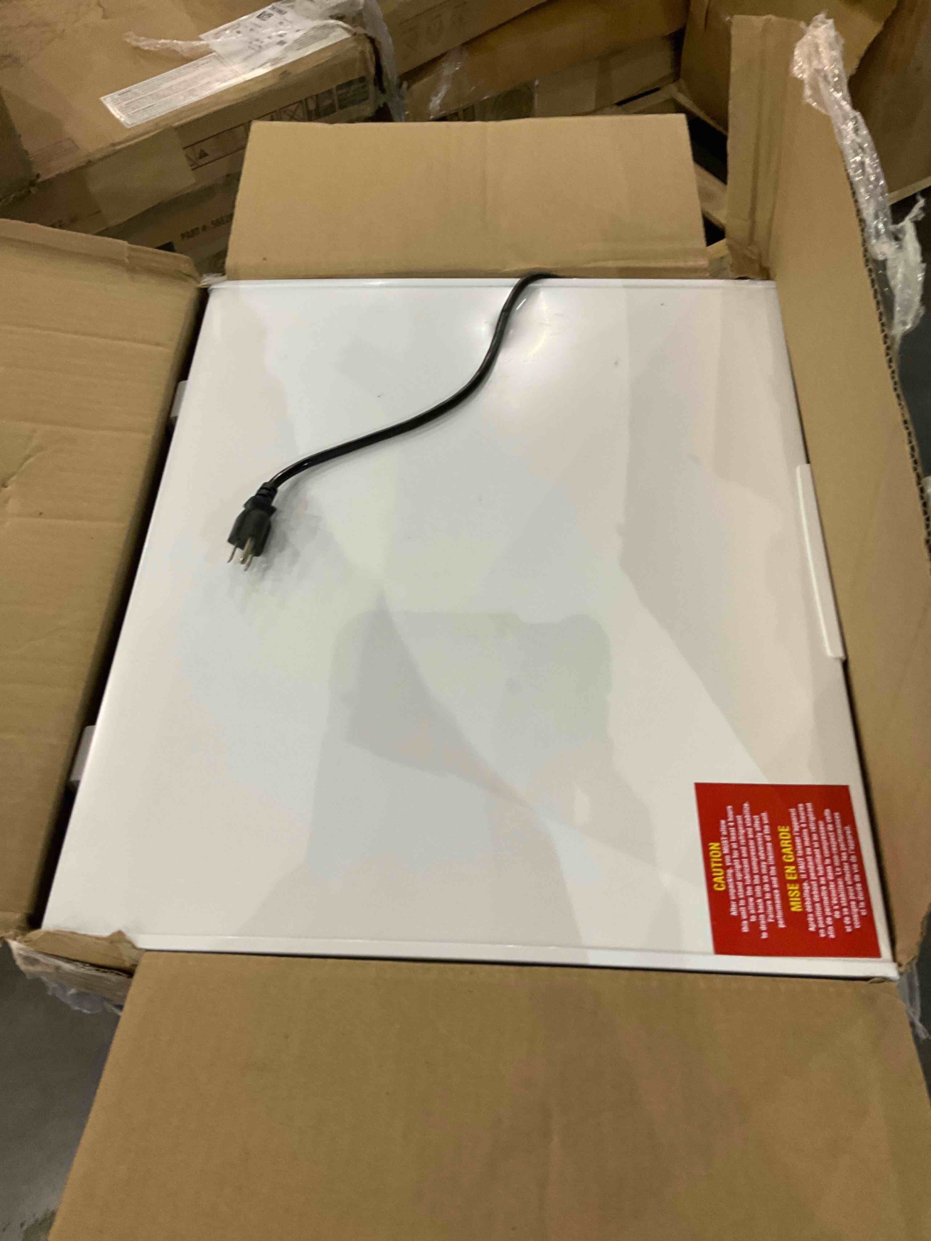 https://s3.amazonaws.com/lotting-images-prod/bidfta/BHL00090760_1694690468163.jpeg