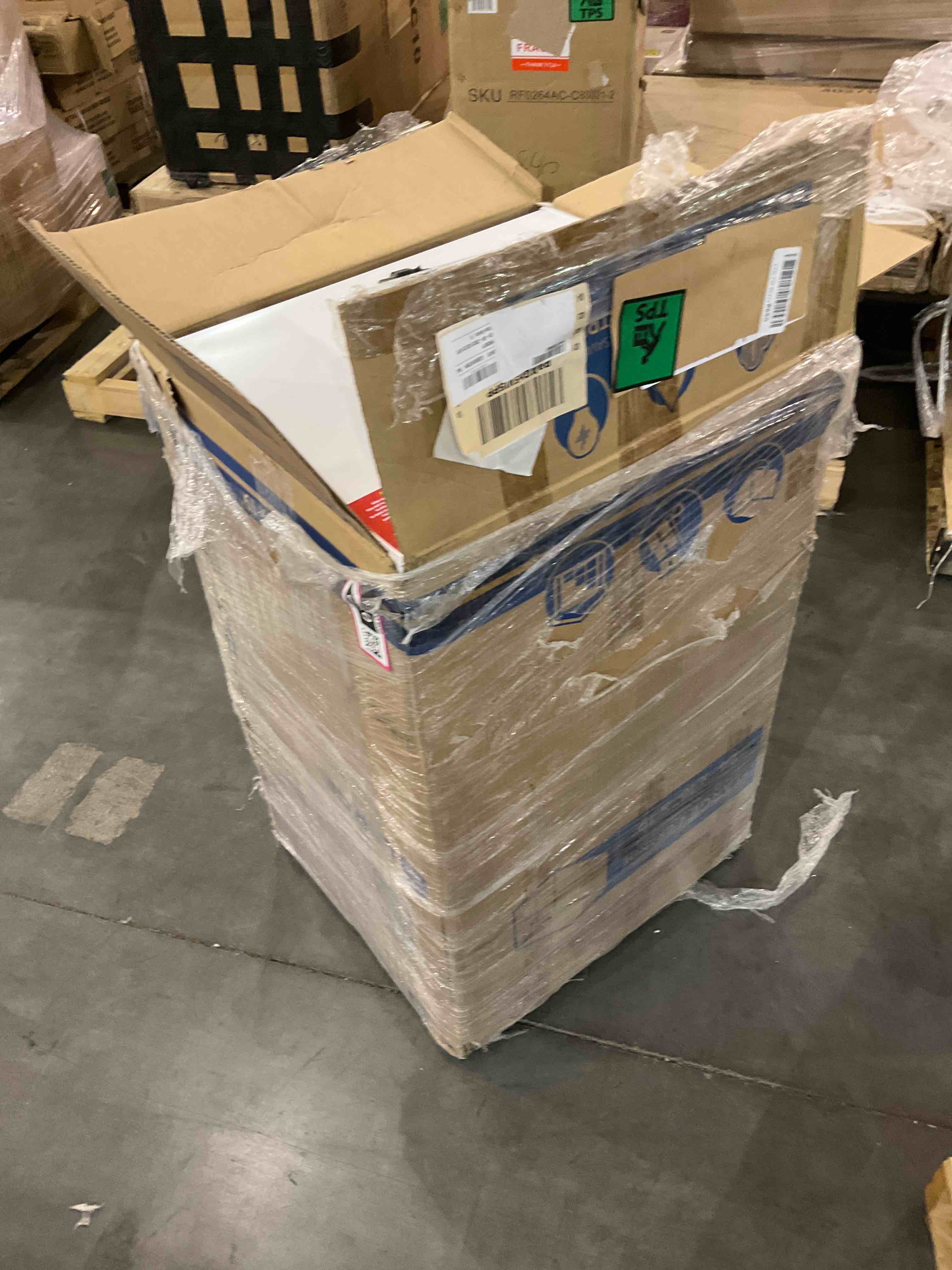 https://s3.amazonaws.com/lotting-images-prod/bidfta/BHL00090760_1694690472575.jpeg