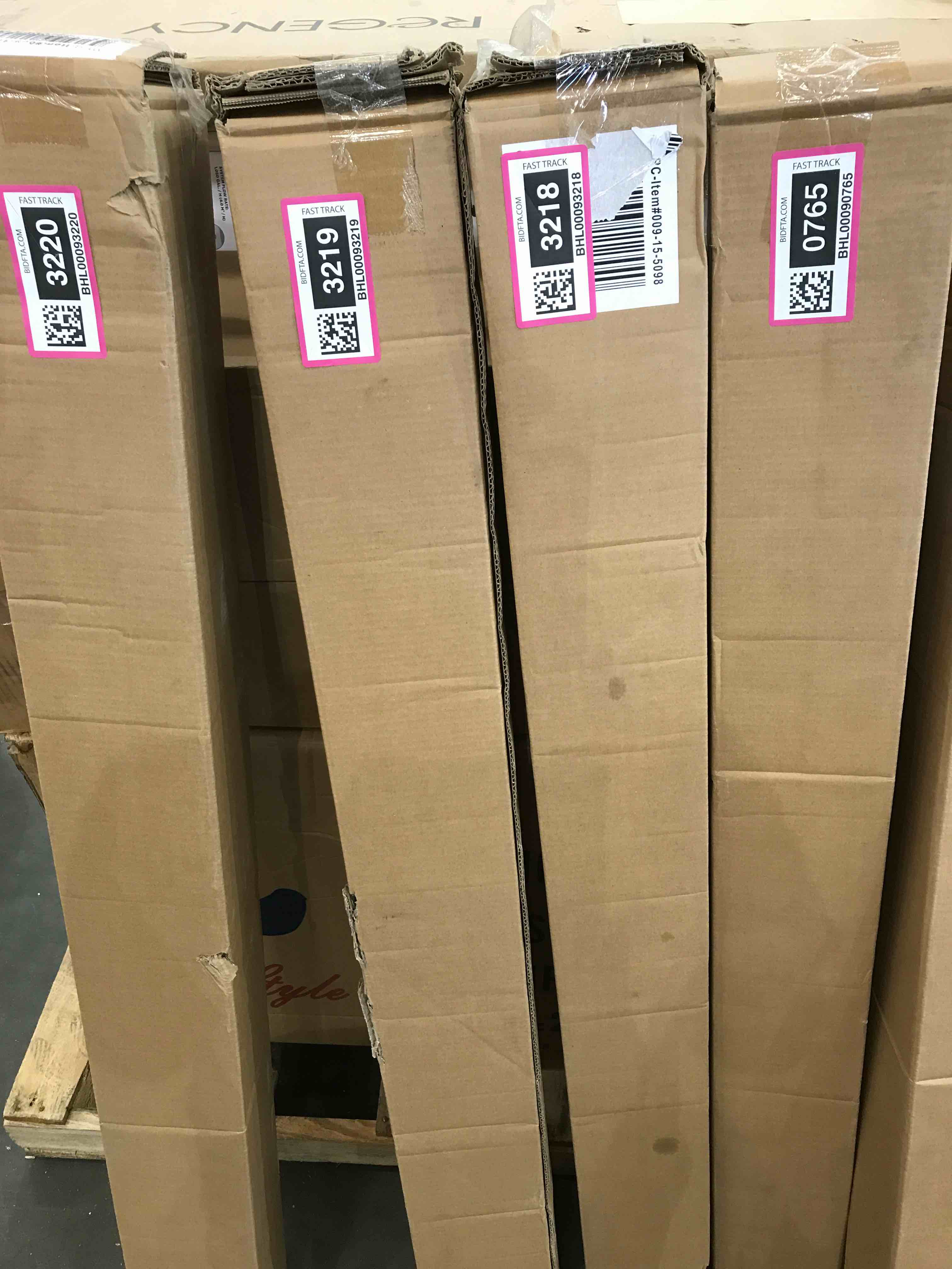 https://s3.amazonaws.com/lotting-images-prod/bidfta/BHL00090765_1694711217020.jpeg