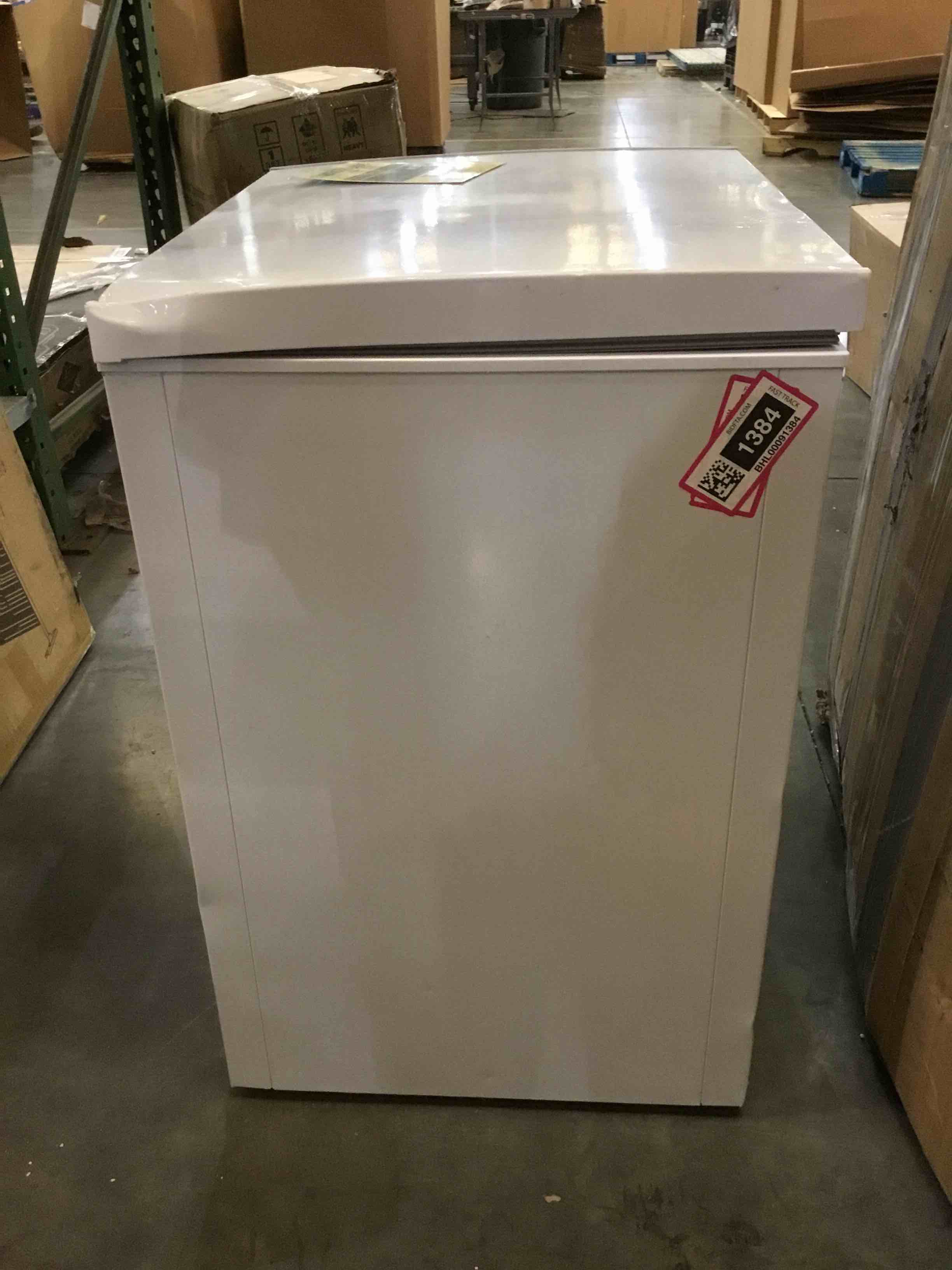 Avanti CF35F0W CF35F 3.5 cu. ft. Garage Ready Chest Freezer, in White