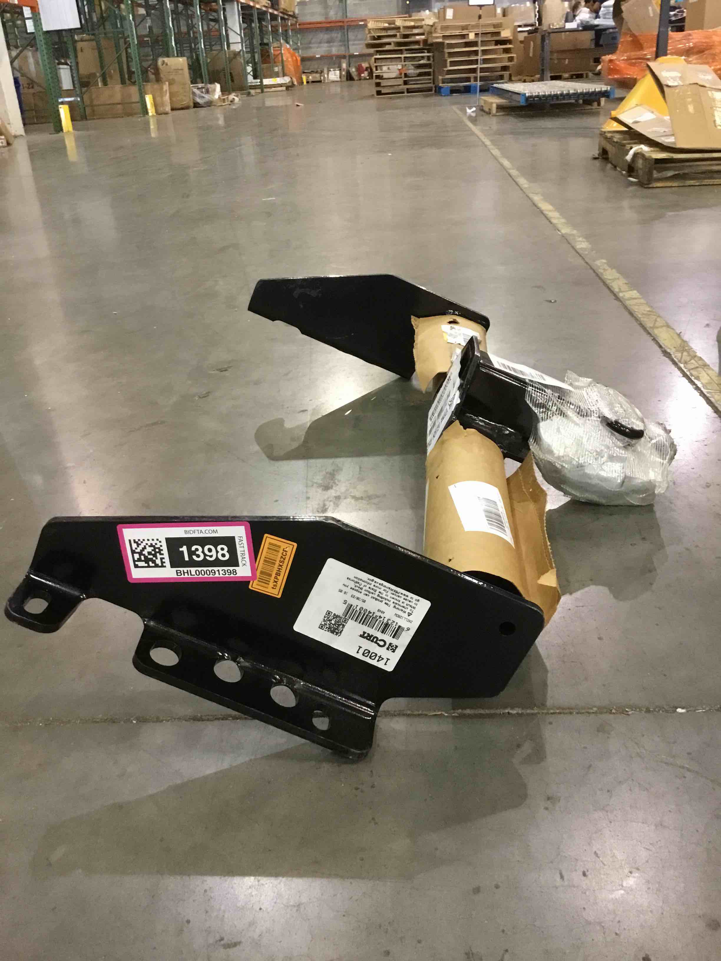 CURT 14001 Class 4 Trailer Hitch Black 2-Inch Receiver for Select Dodge D, Ram, Ford F-Series Trucks