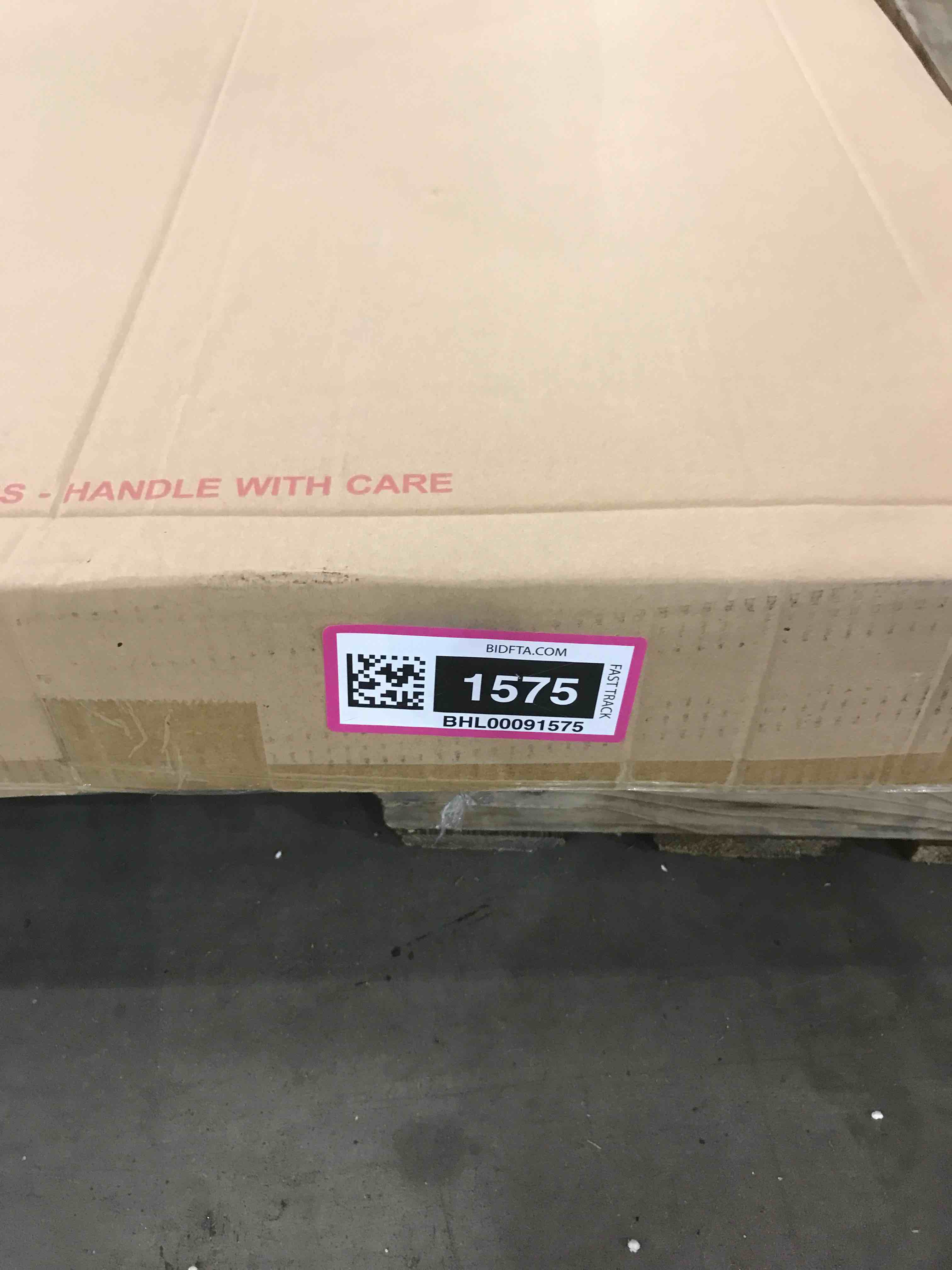 https://s3.amazonaws.com/lotting-images-prod/bidfta/BHL00091575_1695904212905.jpeg