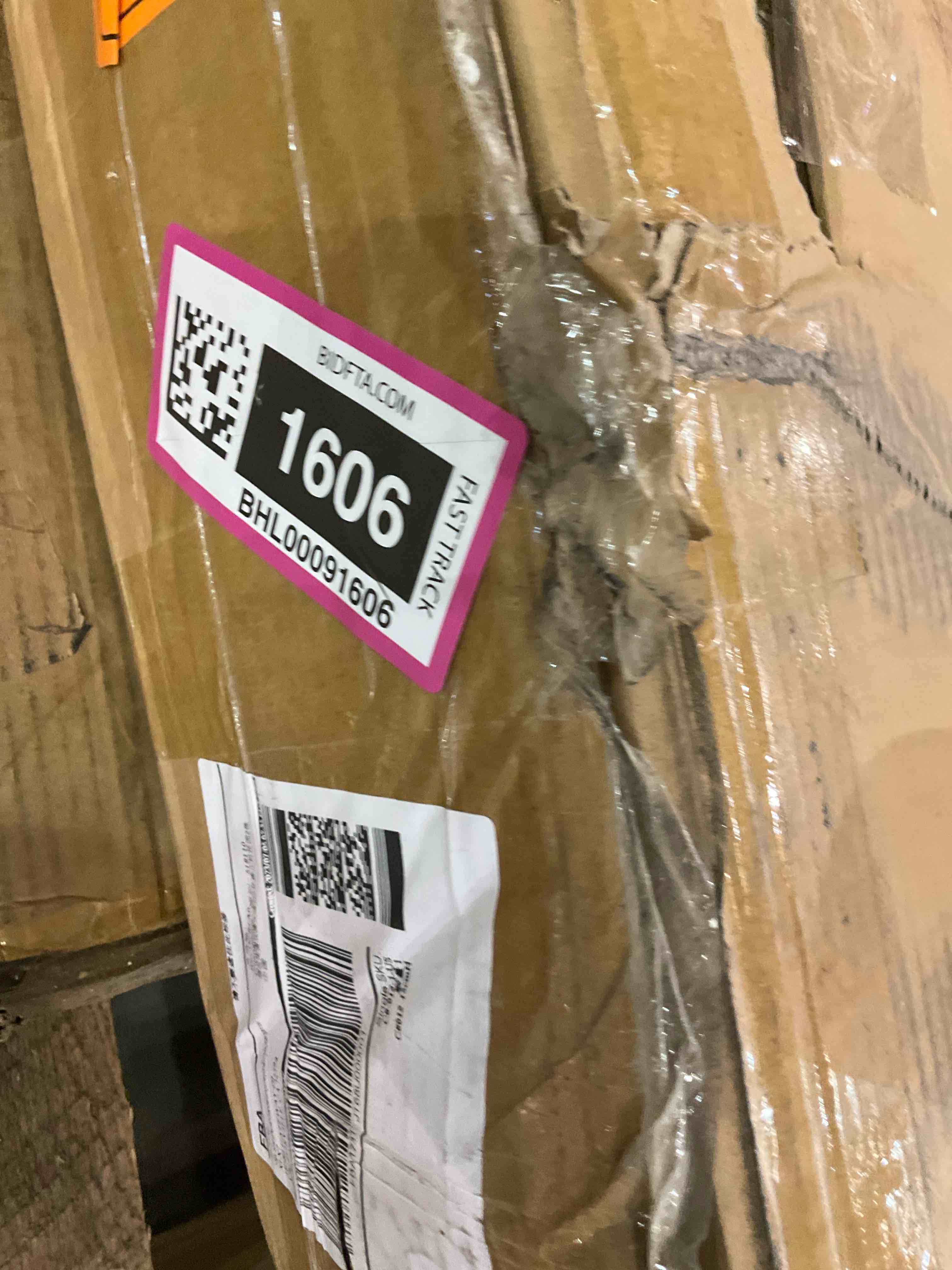 https://s3.amazonaws.com/lotting-images-prod/bidfta/BHL00091607_1696265567870.jpeg