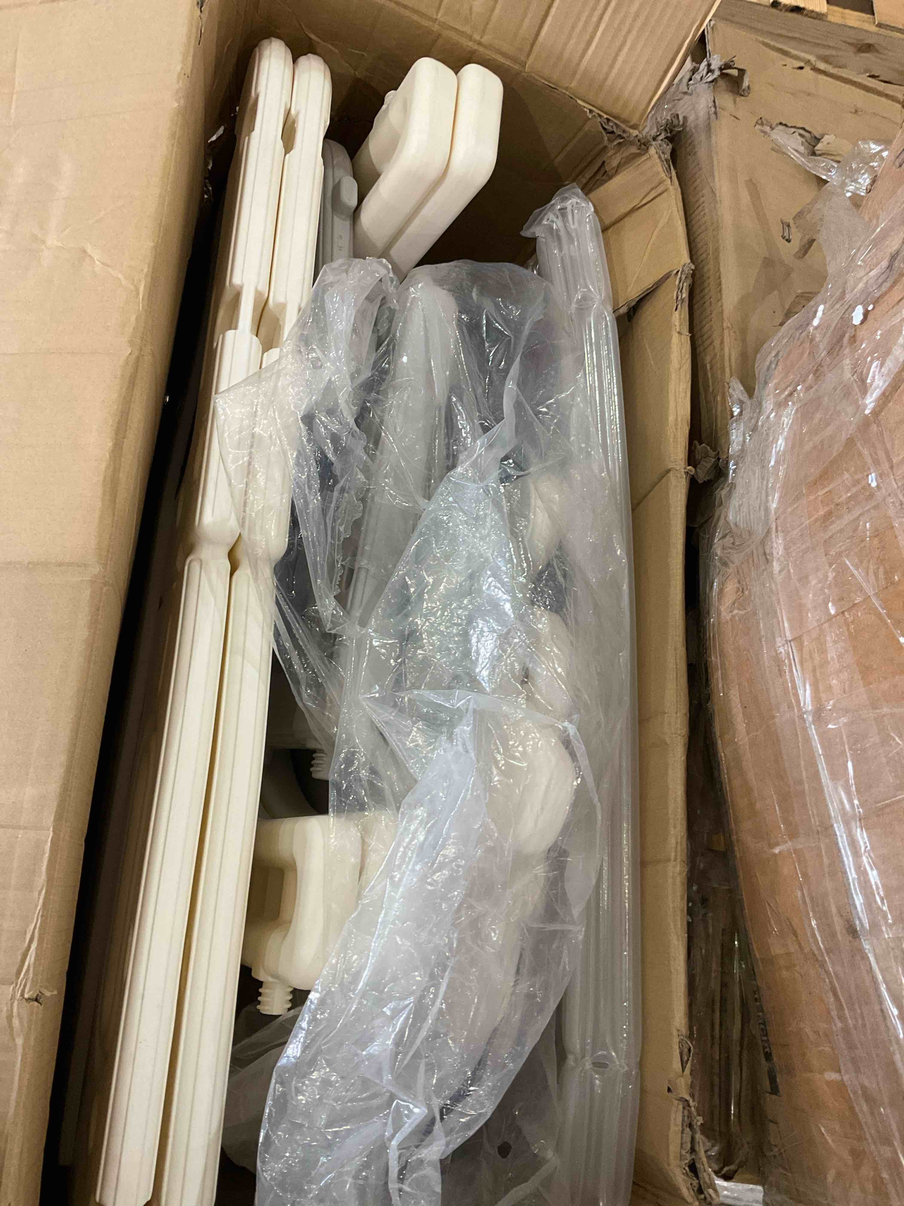 https://s3.amazonaws.com/lotting-images-prod/bidfta/BHL00091630_1696341877771.jpeg