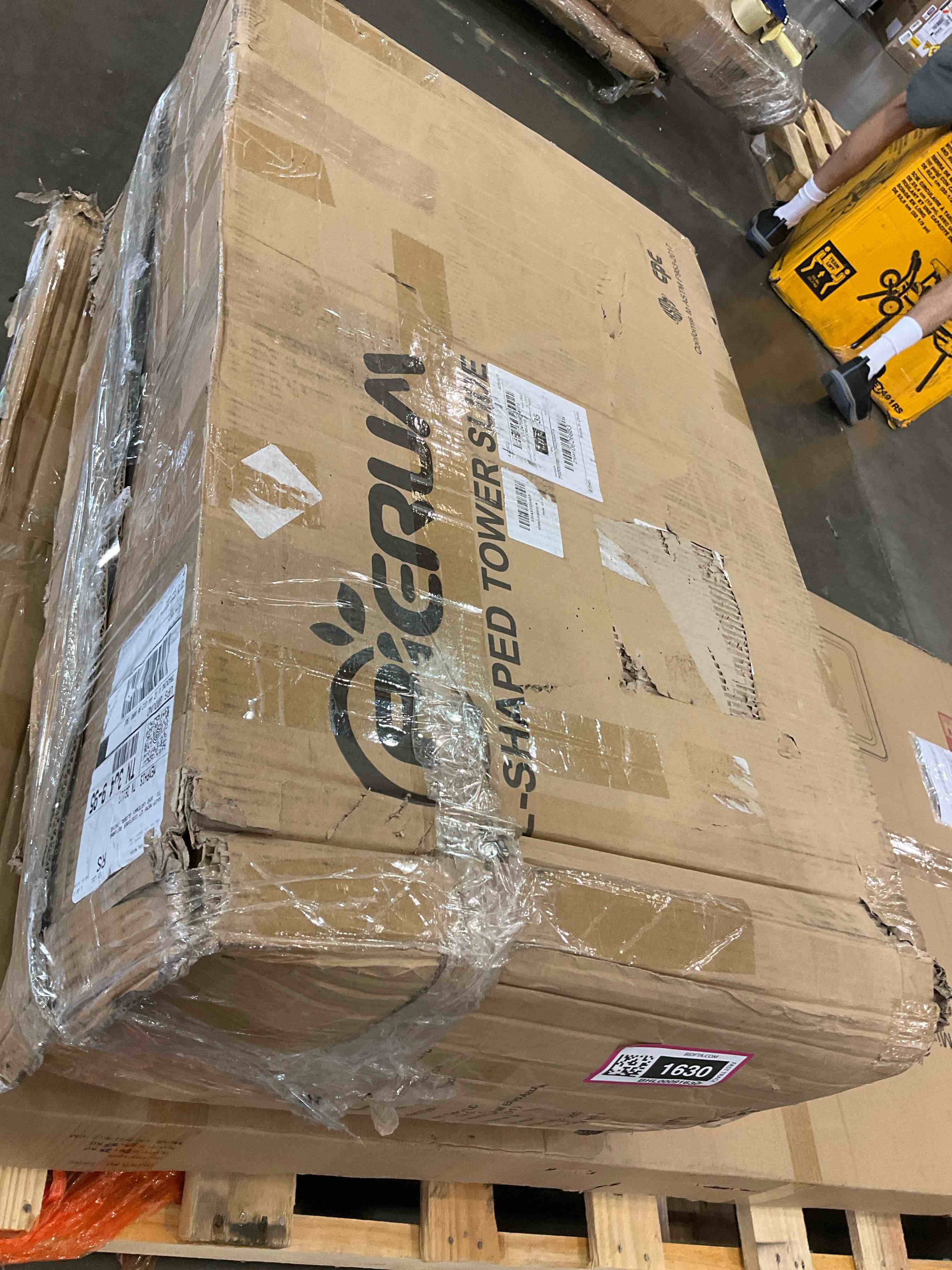 https://s3.amazonaws.com/lotting-images-prod/bidfta/BHL00091630_1696342130229.jpeg