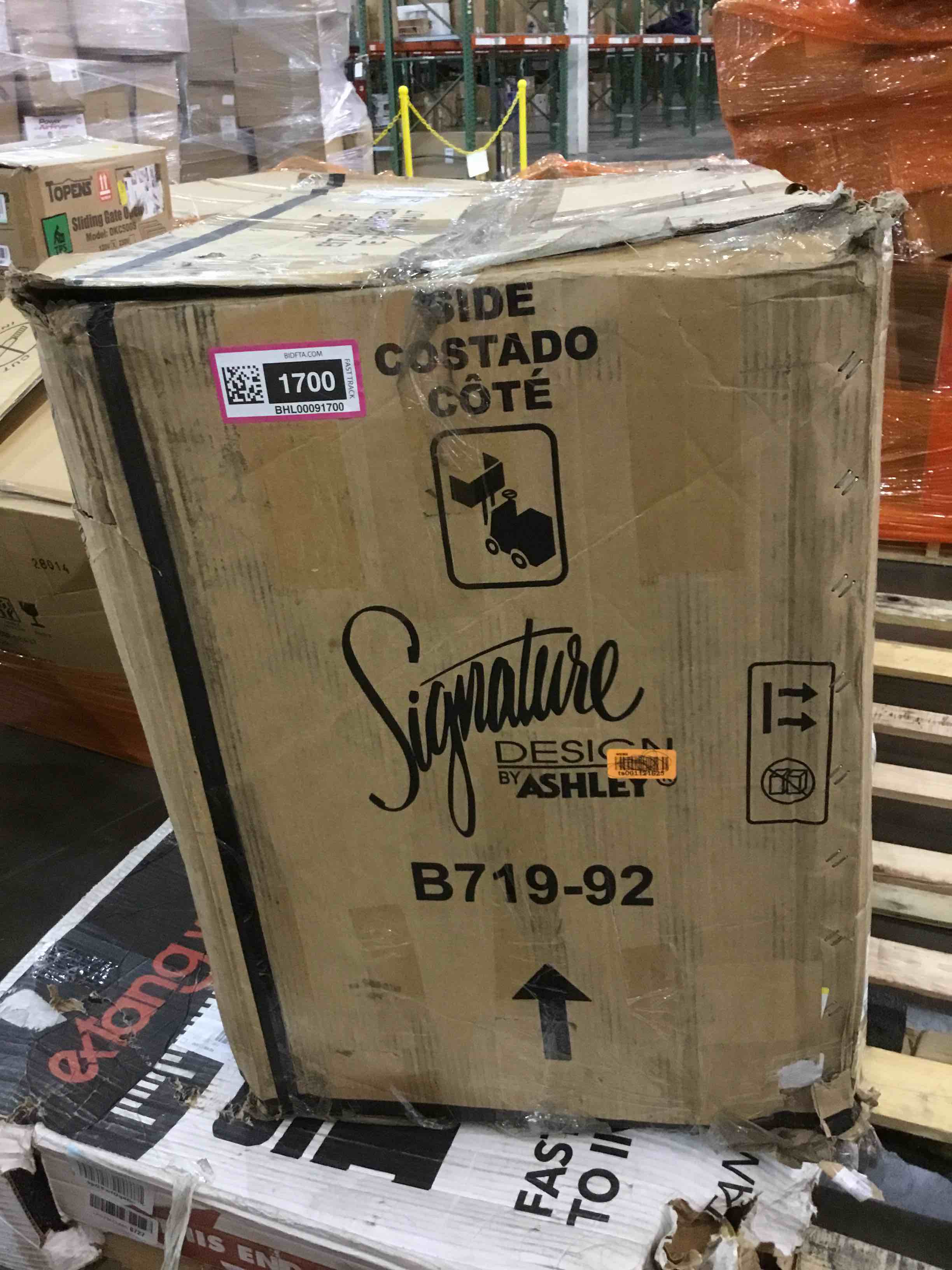 Signature Design by Ashley Flynnter Traditional 2 Drawer Nightstand with Hidden Pull-Out Tray, Tobacco Brown