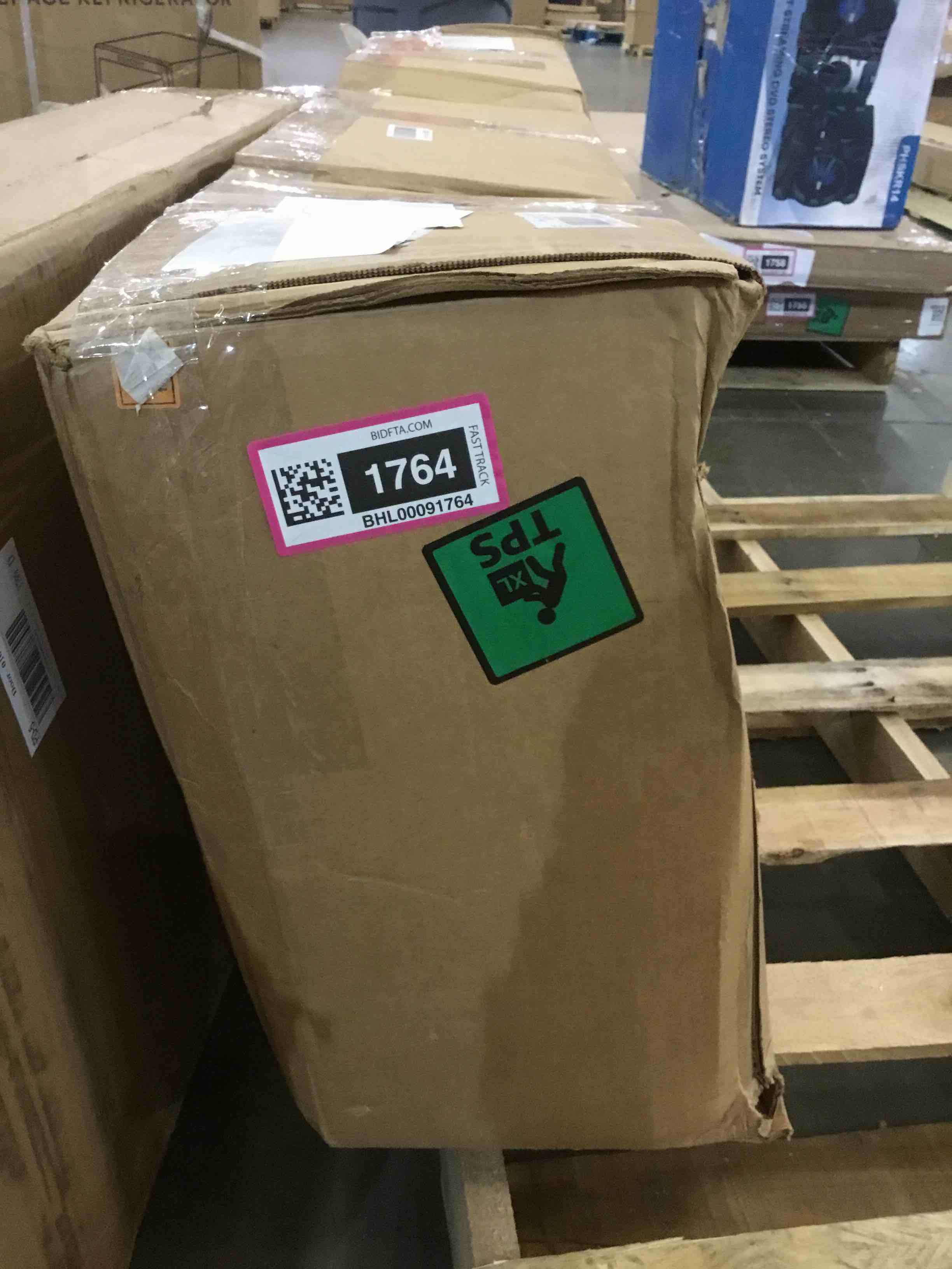 CURT 13703 Camper Adjustable Trailer Hitch RV Towing, 2-Inch Receiver, 3,500 lbs., Fits Frames up to 72 Inches Wide