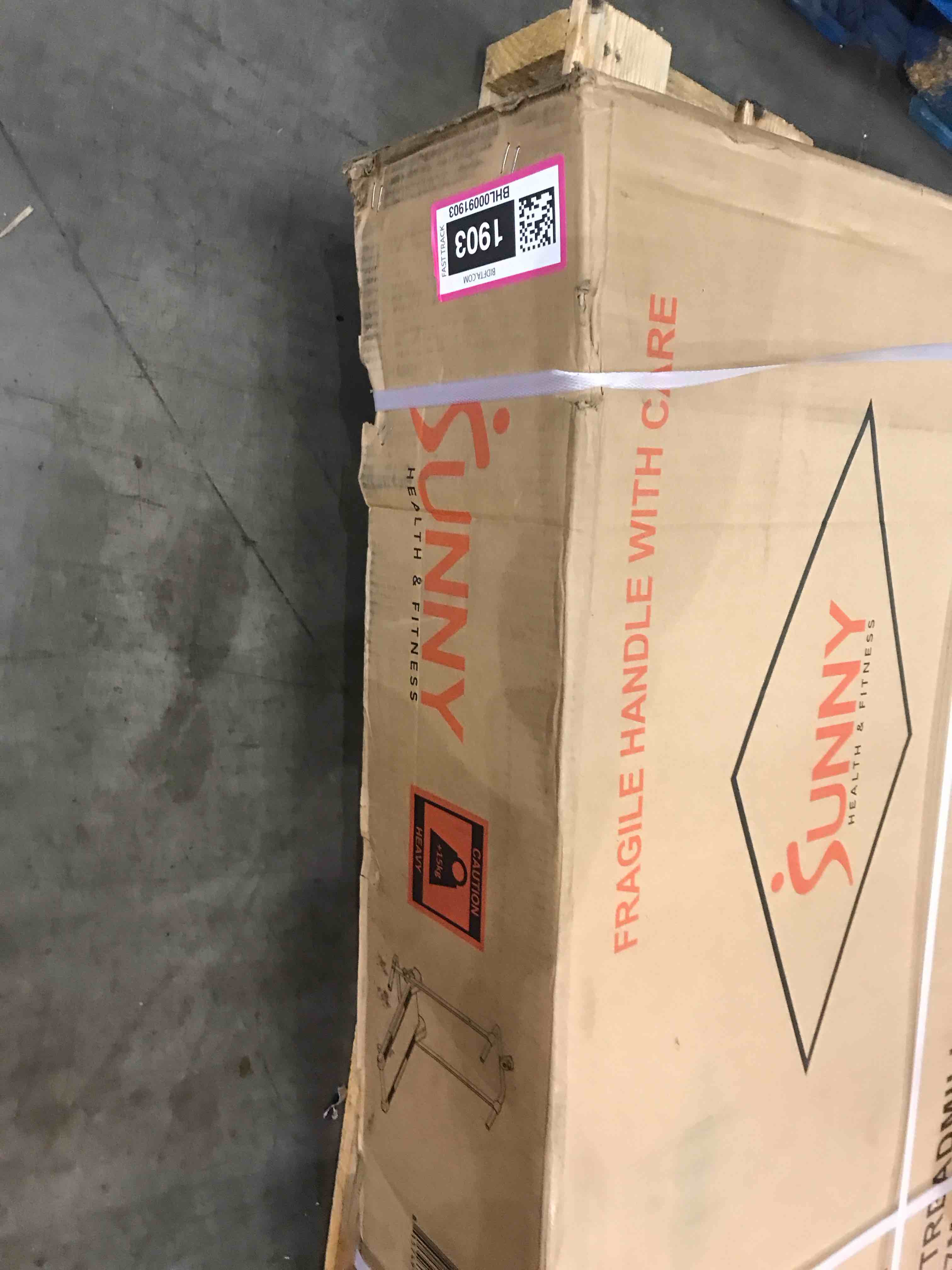 https://s3.amazonaws.com/lotting-images-prod/bidfta/BHL00091903_1699376179864.jpeg