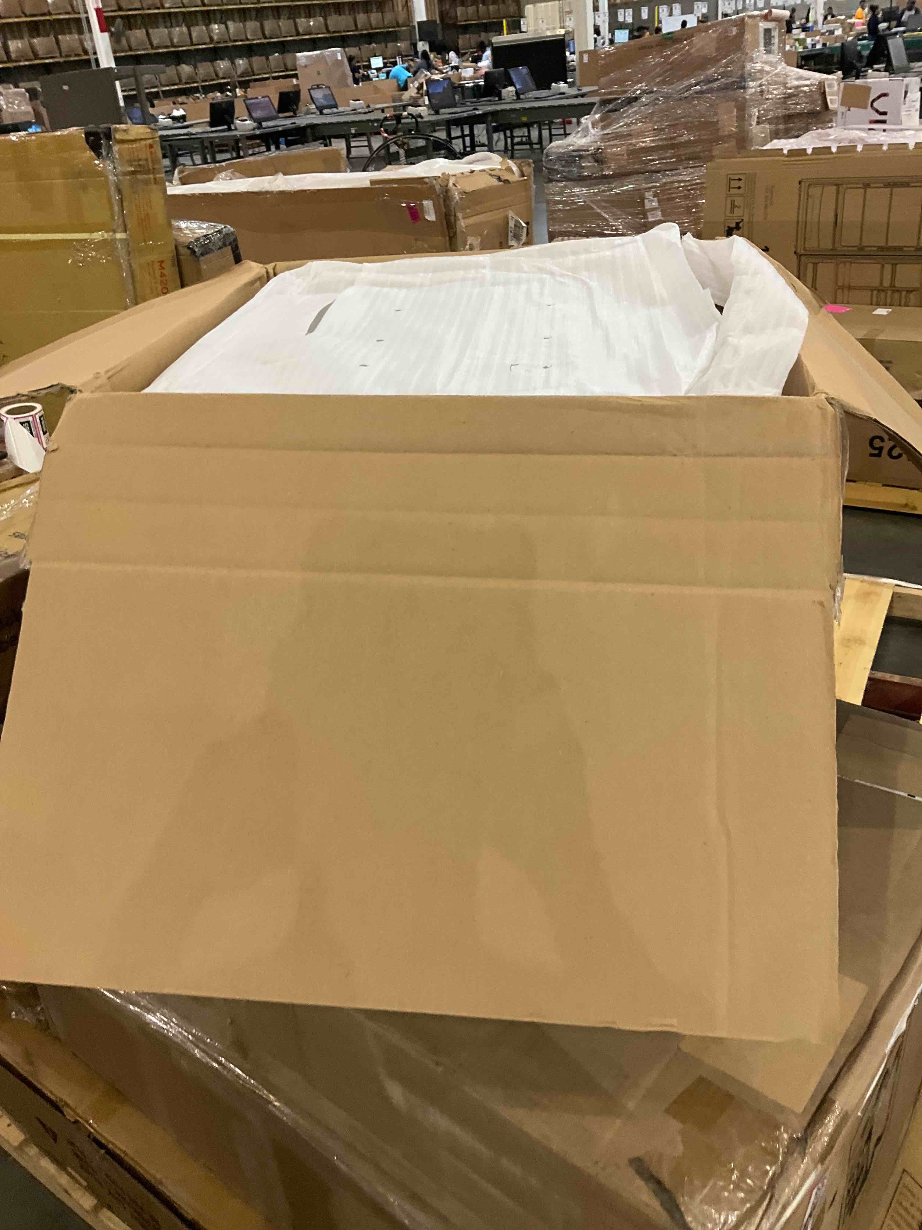 https://s3.amazonaws.com/lotting-images-prod/bidfta/BHL00092079_1695044792221.jpeg