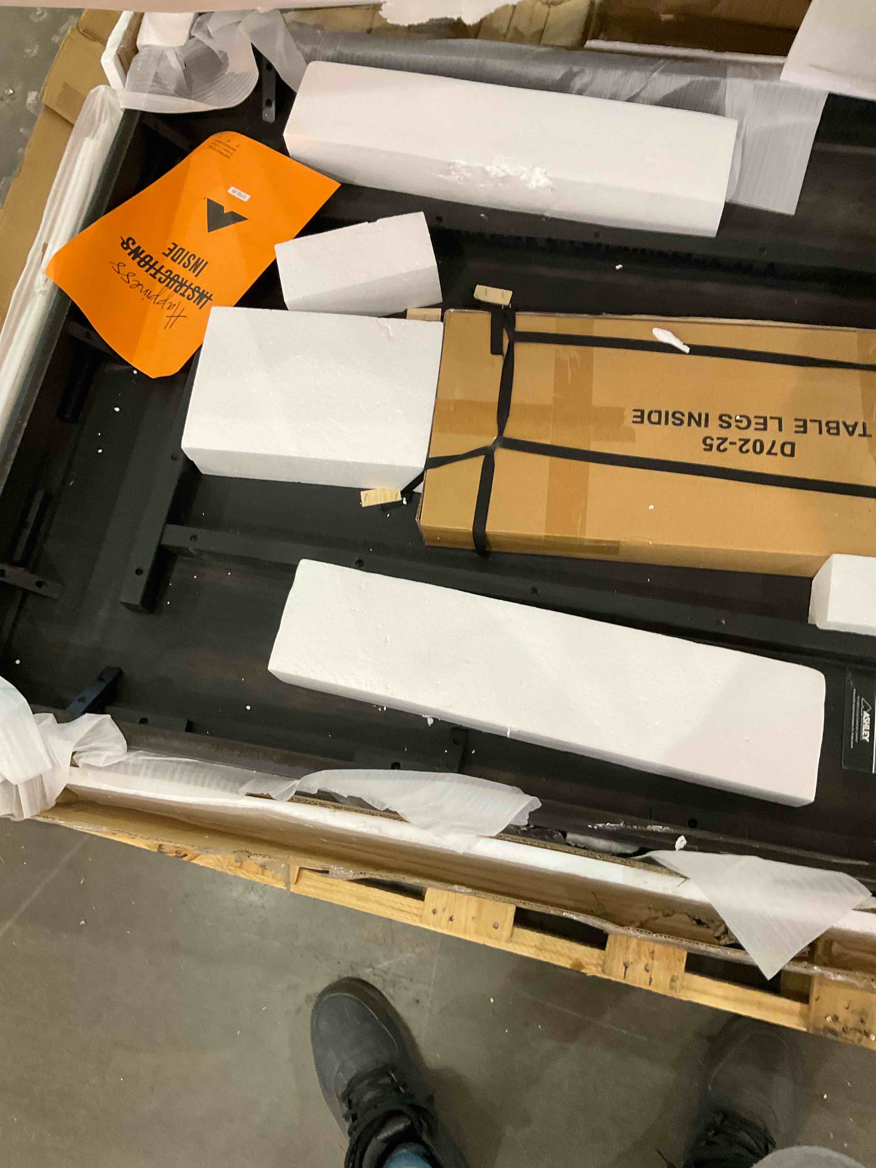 https://s3.amazonaws.com/lotting-images-prod/bidfta/BHL00092326_1695389193886.jpeg