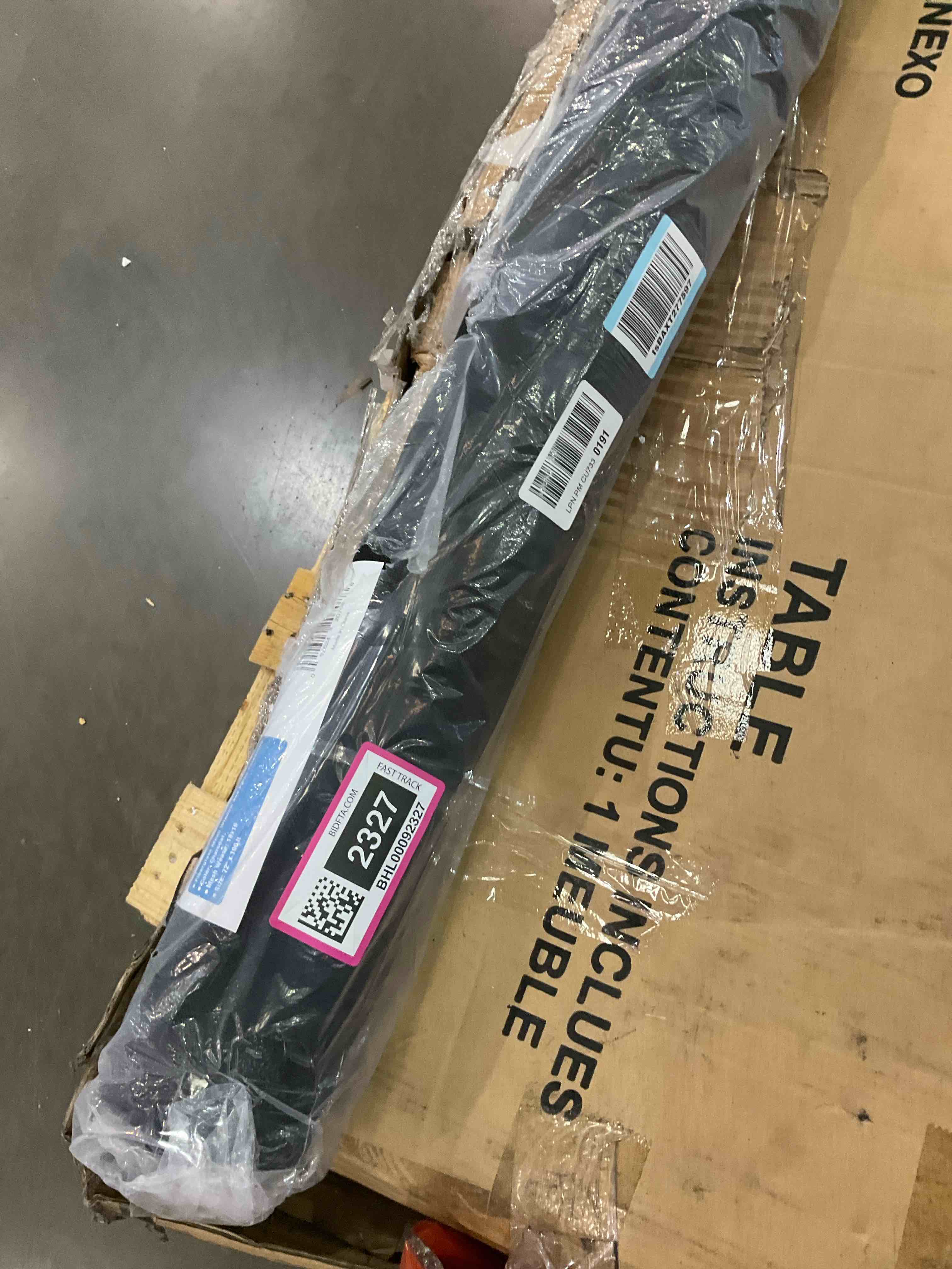 https://s3.amazonaws.com/lotting-images-prod/bidfta/BHL00092327_1695389672287.jpeg