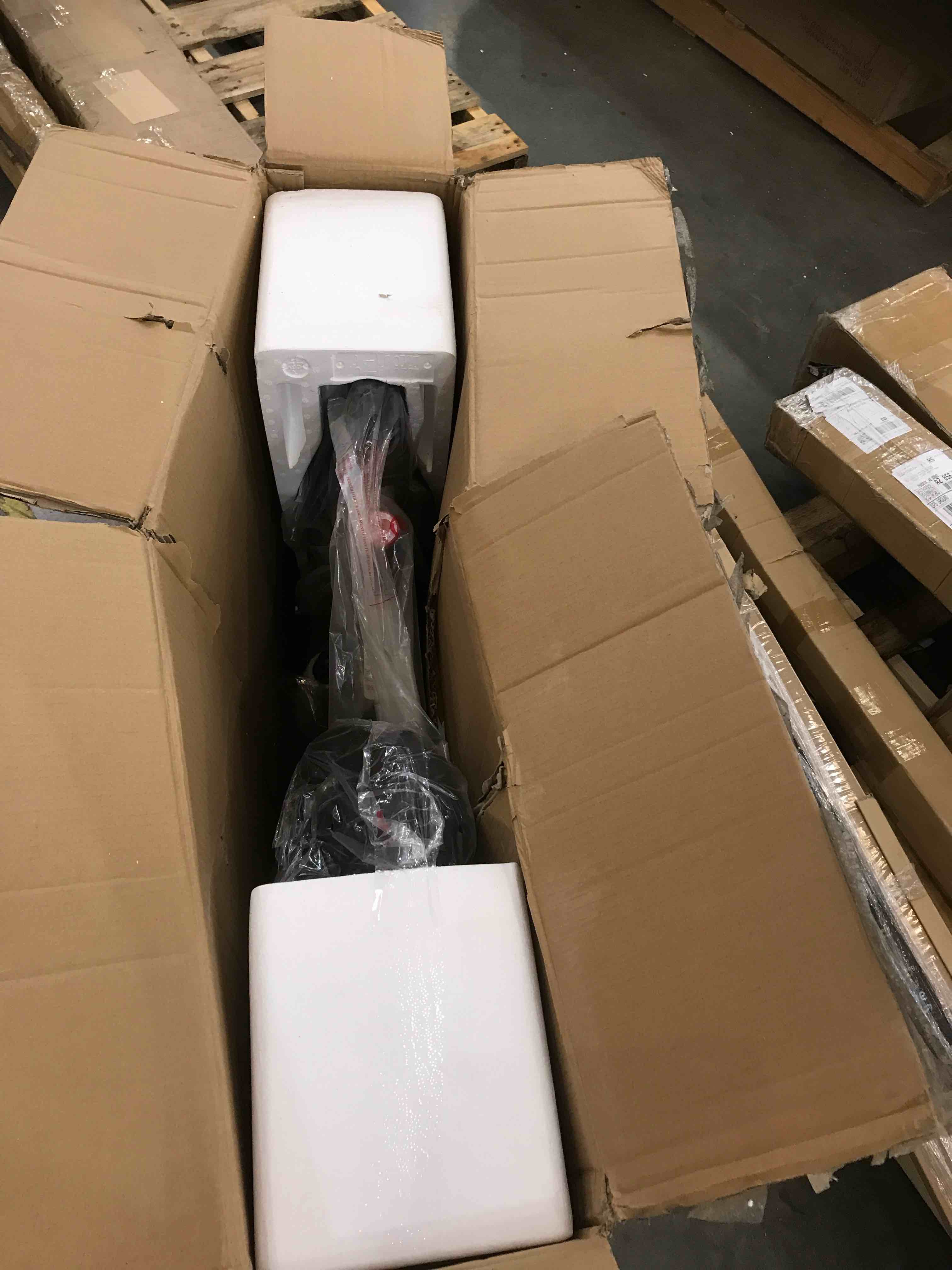 https://s3.amazonaws.com/lotting-images-prod/bidfta/BHL00092613_1695047371239.jpeg