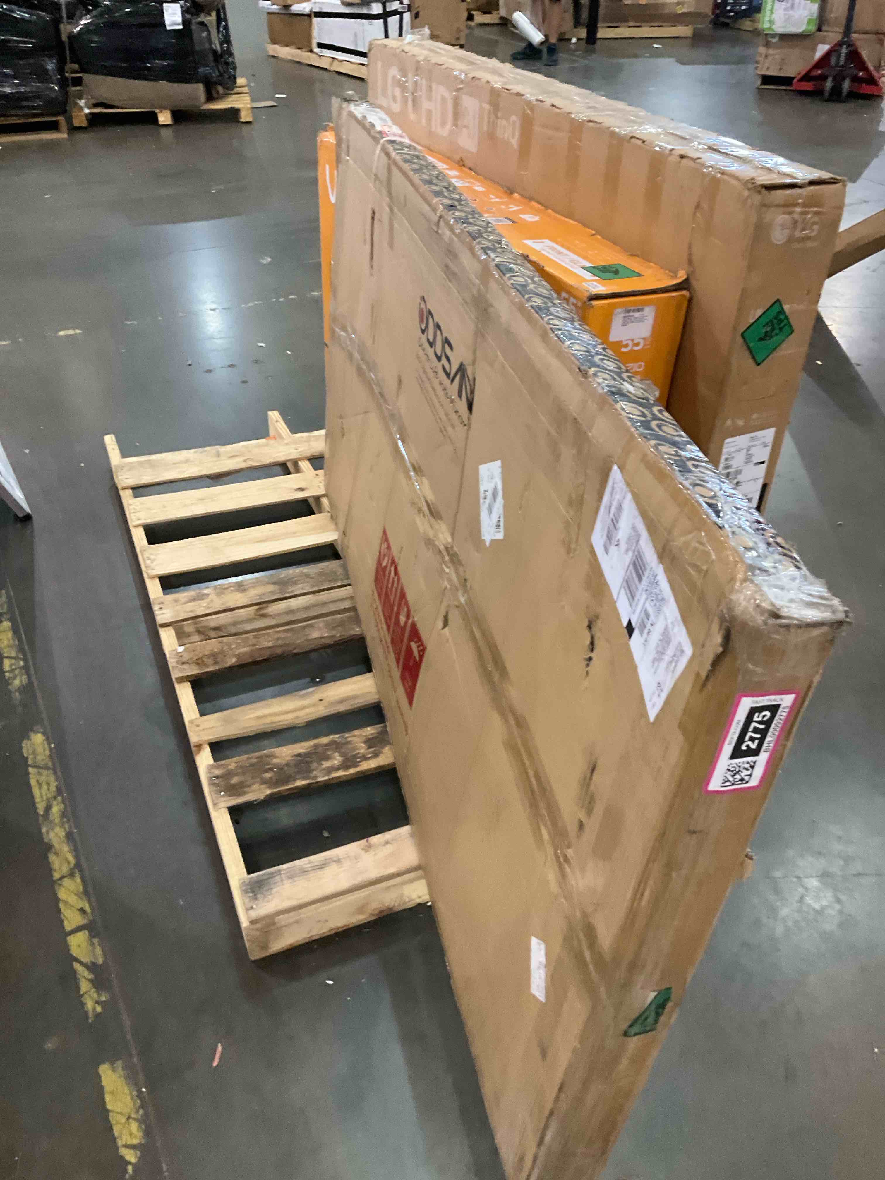 https://s3.amazonaws.com/lotting-images-prod/bidfta/BHL00092775_1695407081707.jpeg