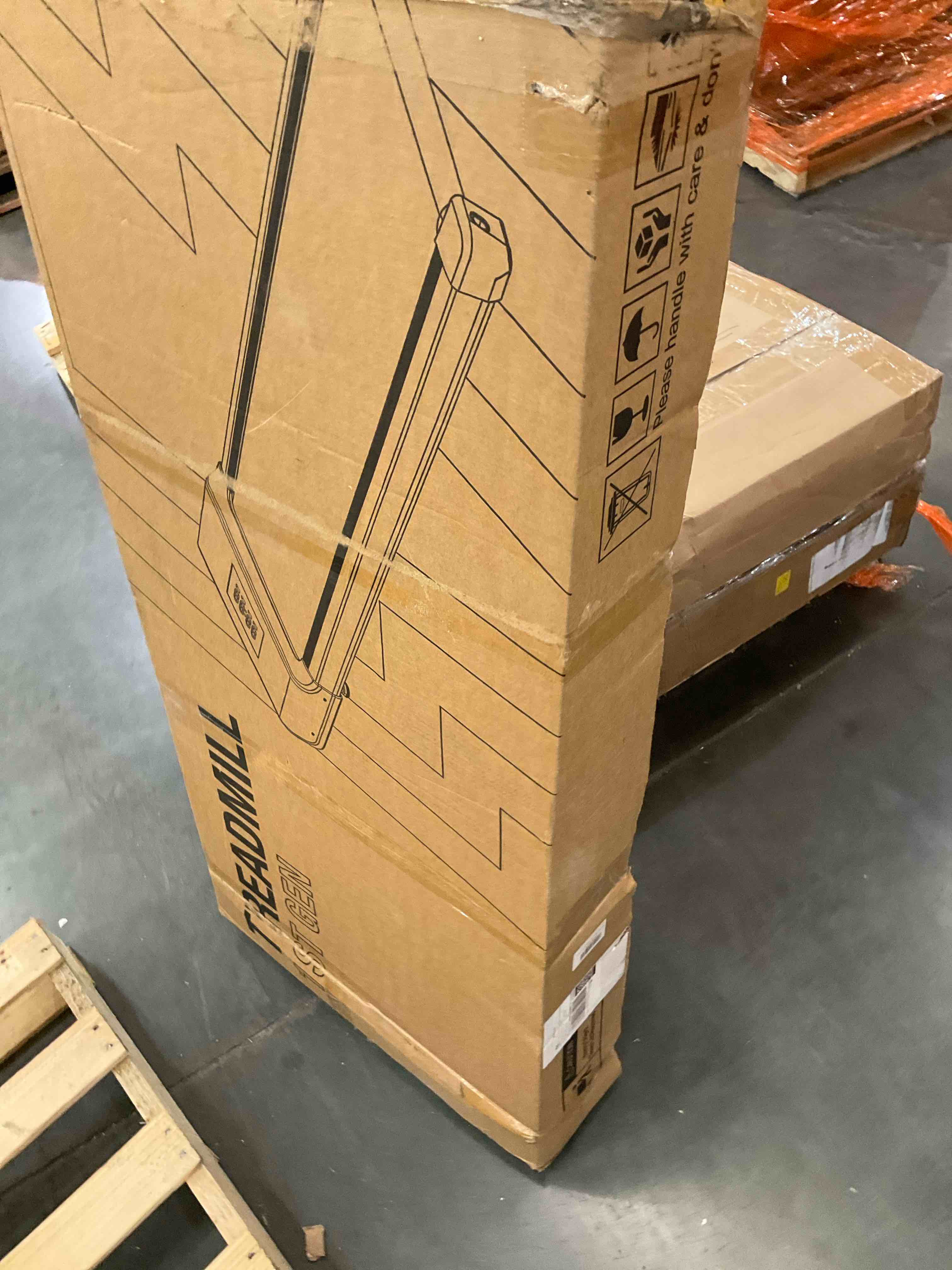 https://s3.amazonaws.com/lotting-images-prod/bidfta/BHL00092953_1695743000975.jpeg