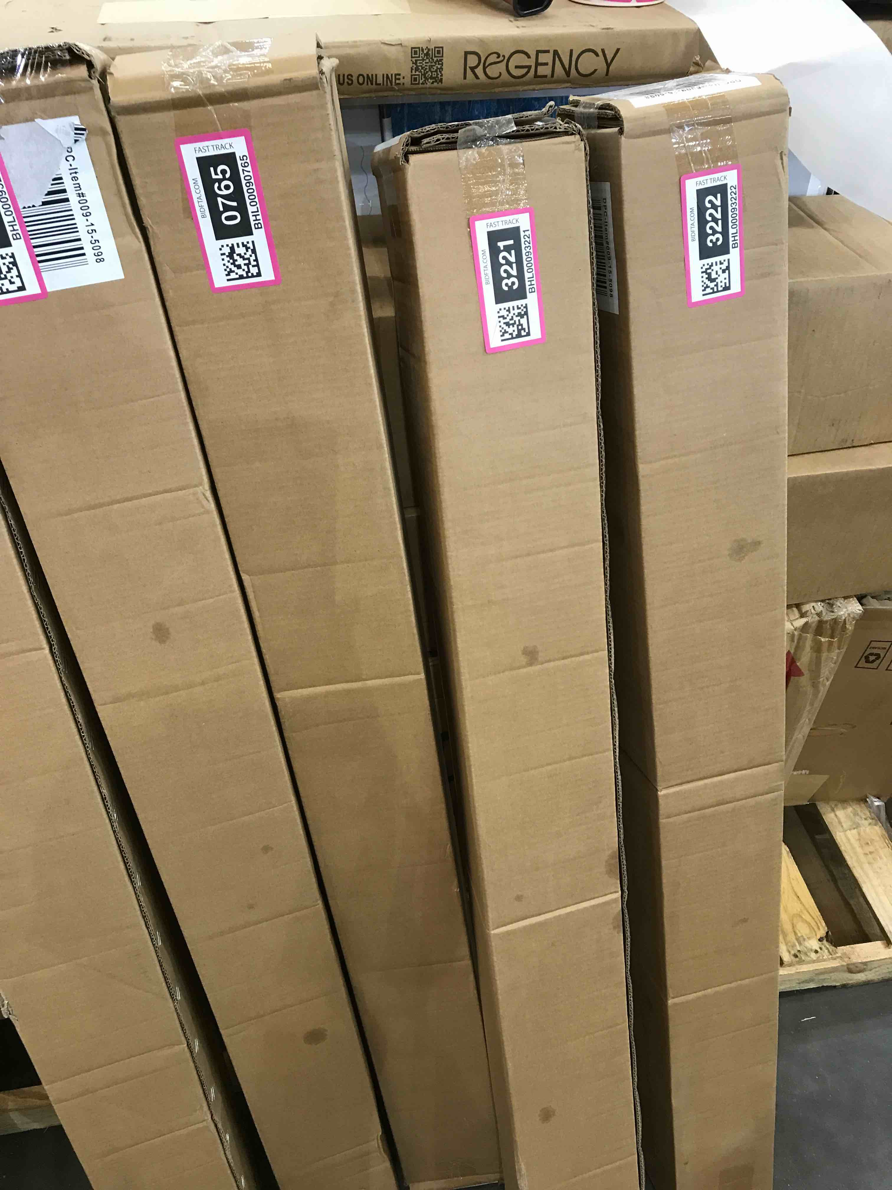 https://s3.amazonaws.com/lotting-images-prod/bidfta/BHL00093220_1694711219877.jpeg