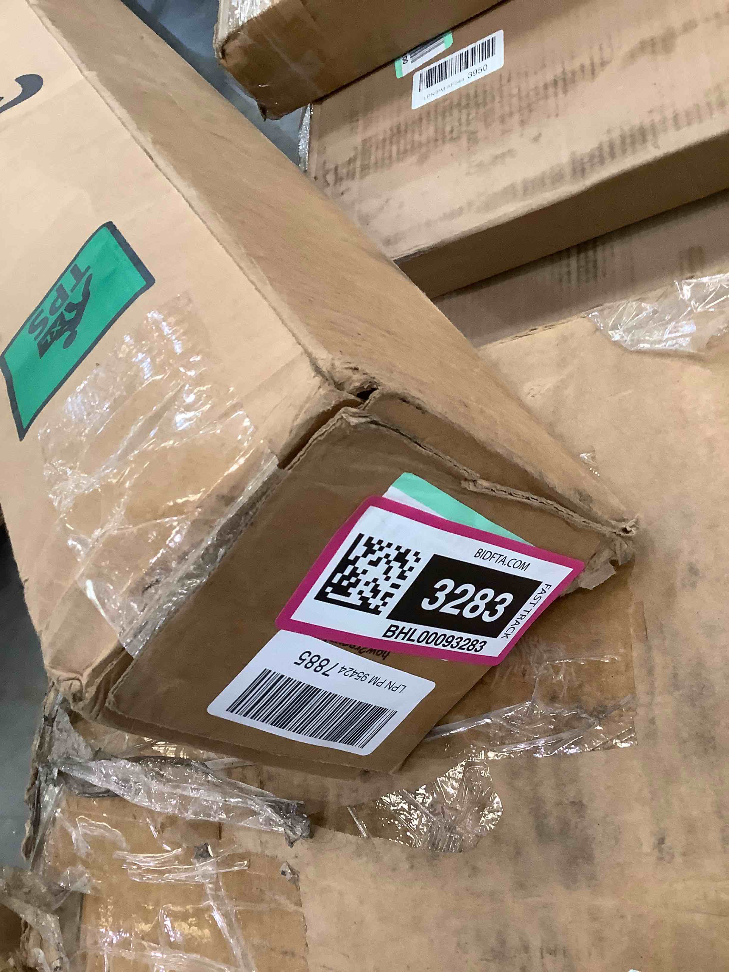 https://s3.amazonaws.com/lotting-images-prod/bidfta/BHL00093283_1695061561736.jpeg