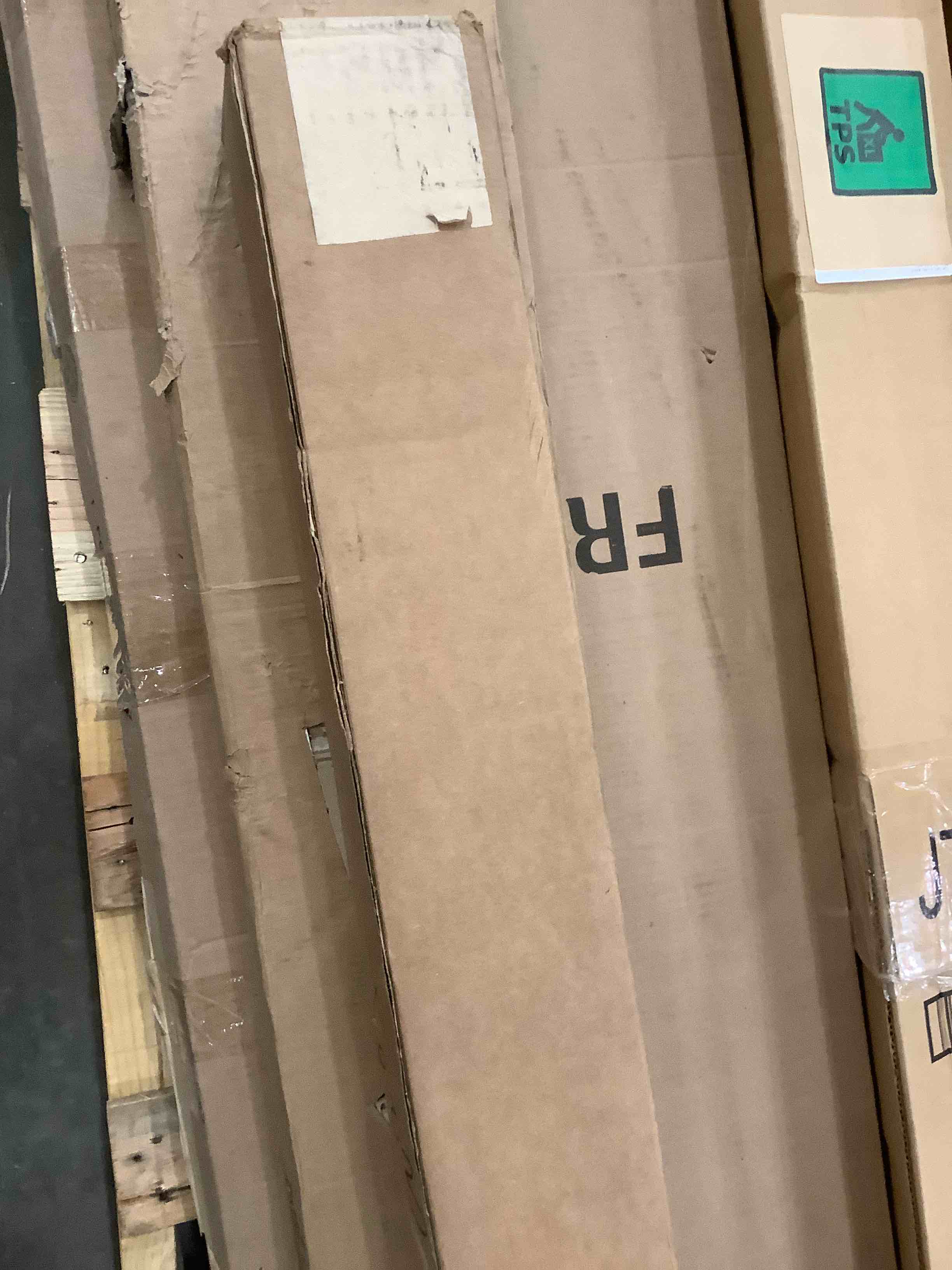 https://s3.amazonaws.com/lotting-images-prod/bidfta/BHL00093284_1695061875581.jpeg