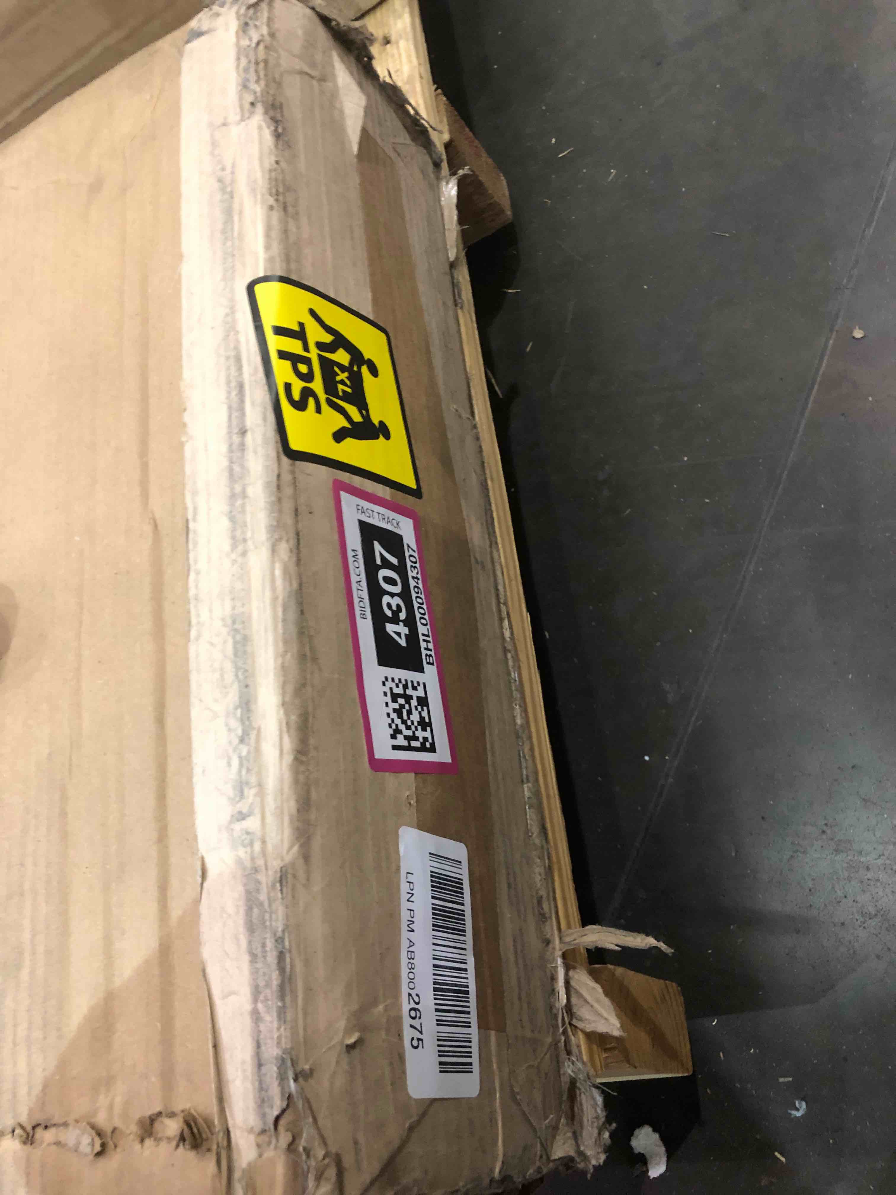 https://s3.amazonaws.com/lotting-images-prod/bidfta/BHL00094307_1694545783397.jpeg