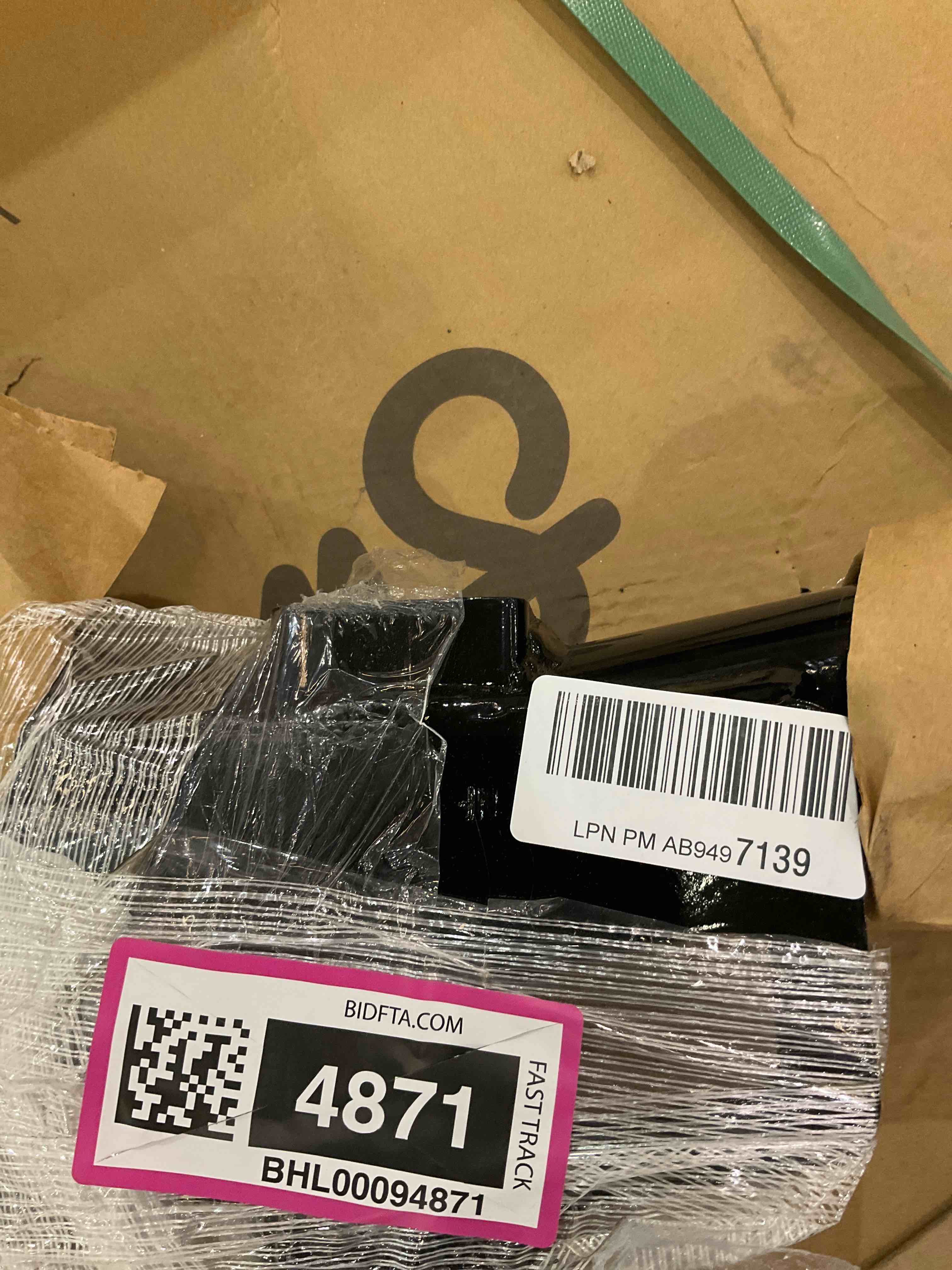 https://s3.amazonaws.com/lotting-images-prod/bidfta/BHL00094871_1695043760938.jpeg